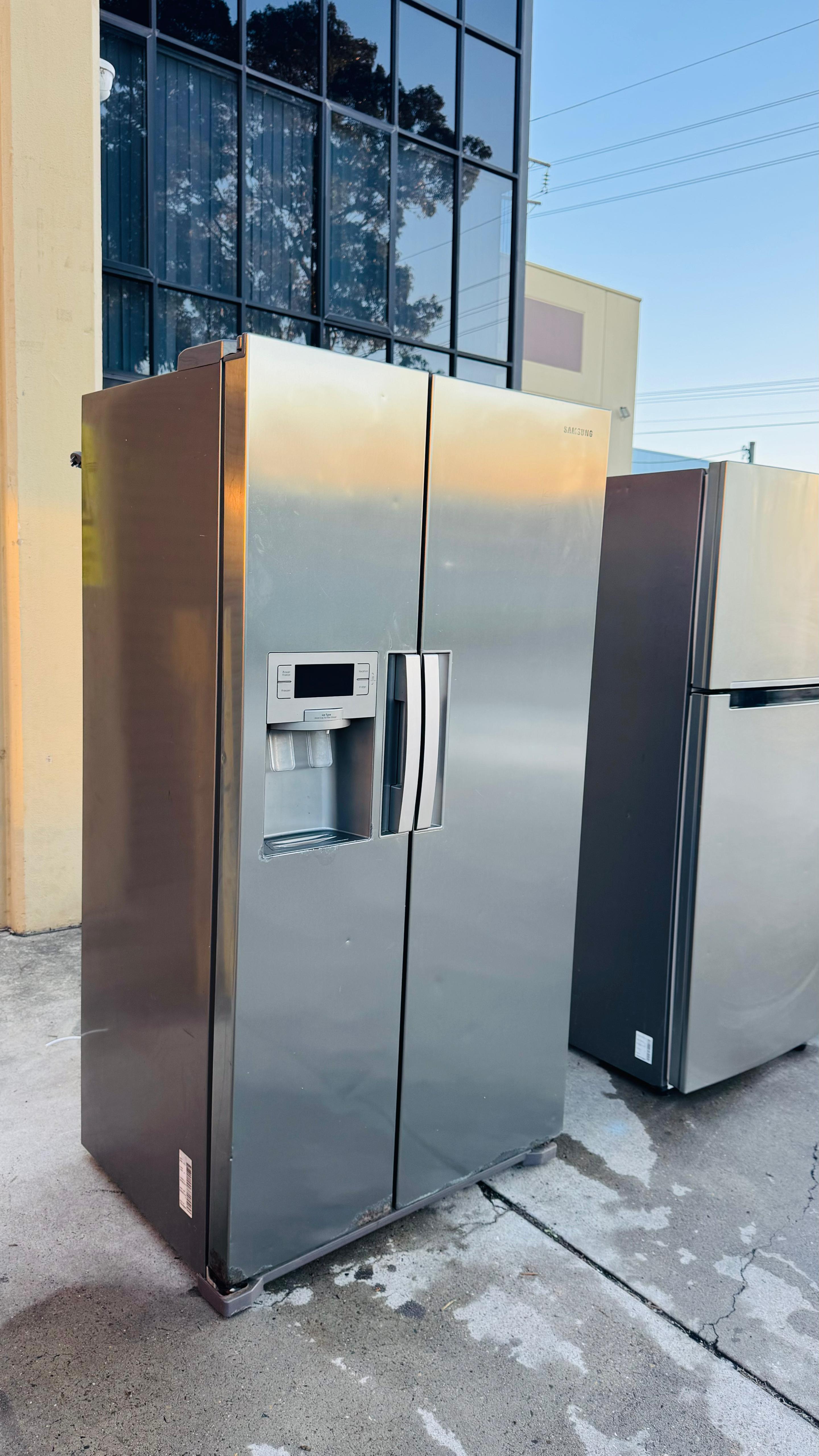 SAMSUNG 611 LITRES SIDE BY SIDE DOOR FRIDGE FREEZER