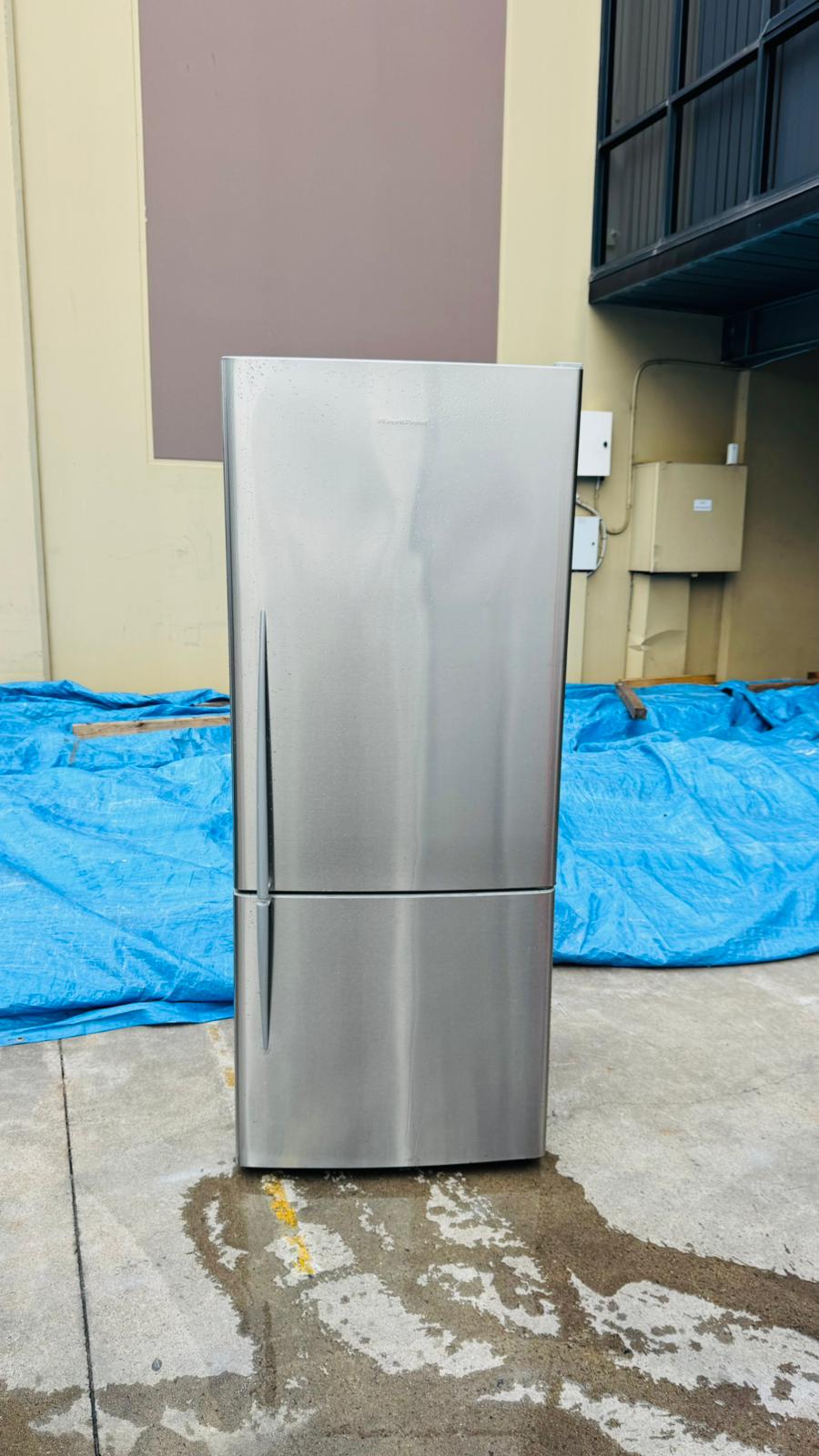 FISHER AND PAYKEL 442 LITRES FRIDGE FREEZER