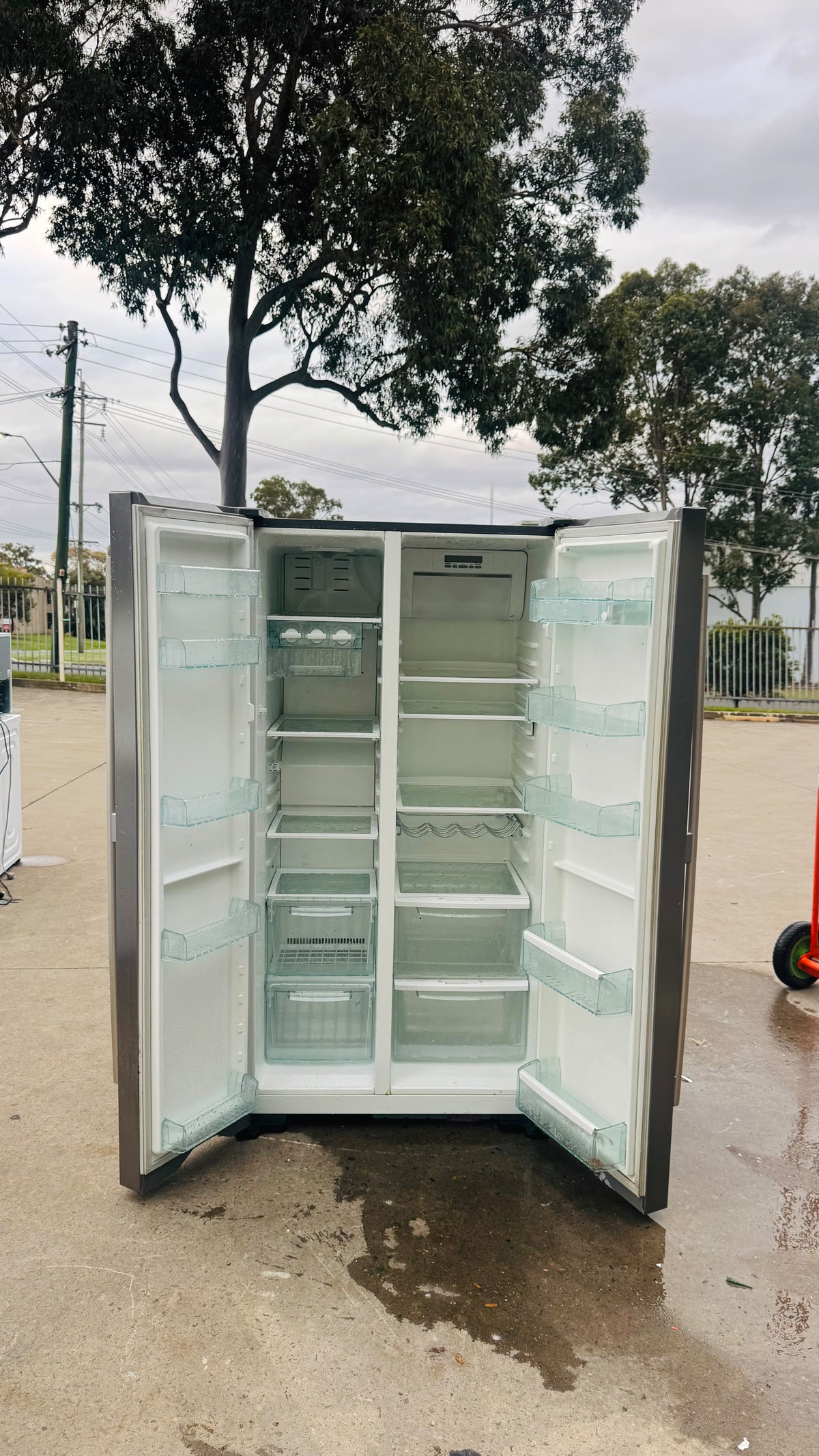 WESTINGHOUSE SIDE BY SIDE 606 LITRES FRIDGE FREEZER