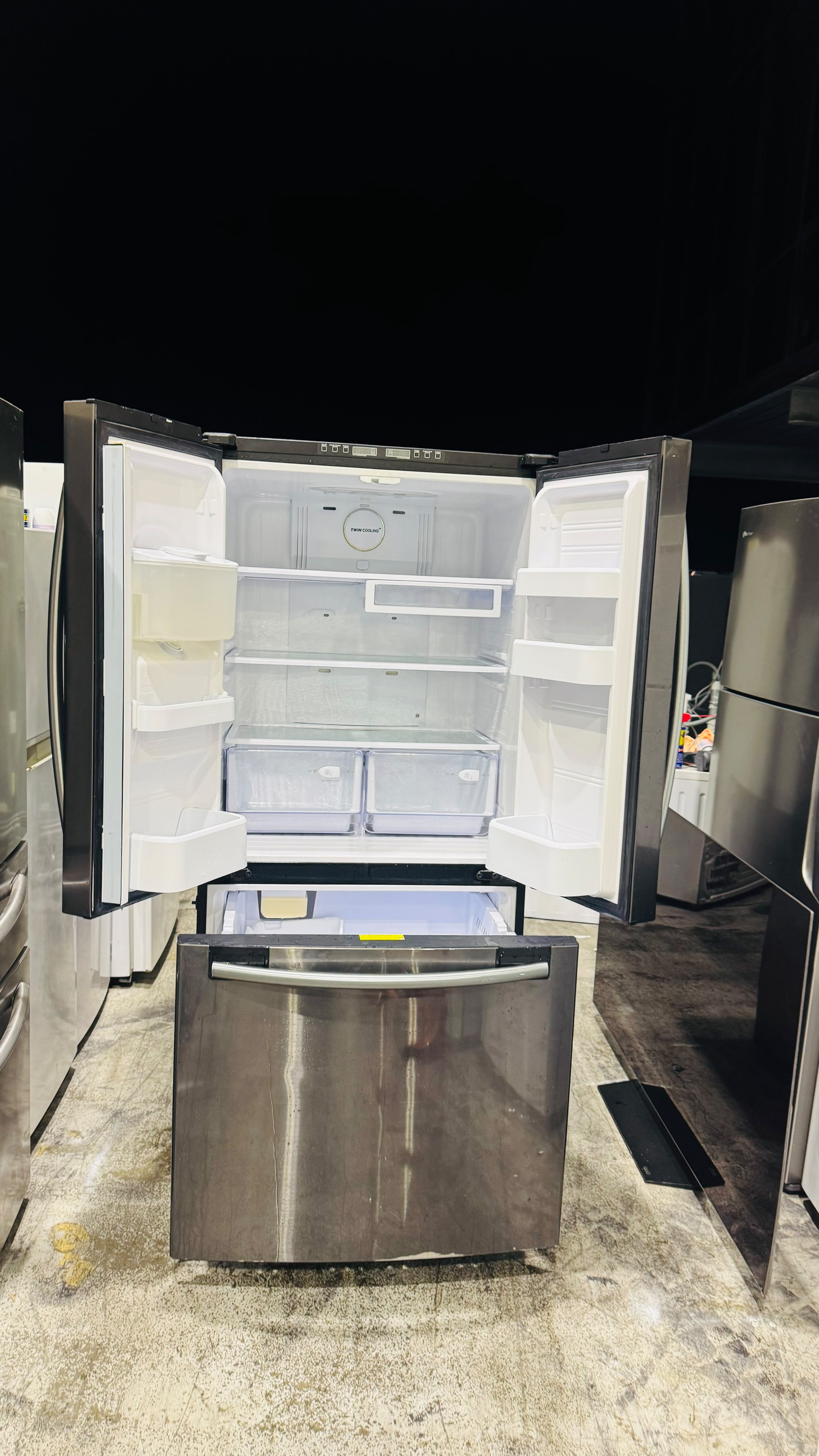 SAMSUNG FRENCH DOOR 583 FRIDGE FREEZER