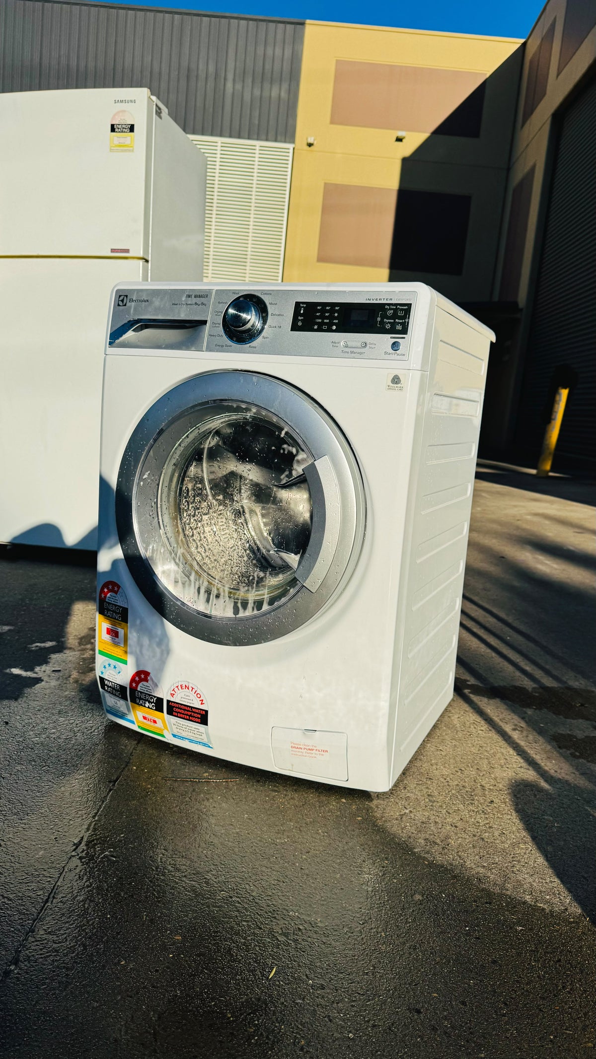 ELECTROLUX 8KGS FRONT LOADER WASHING MACHINE