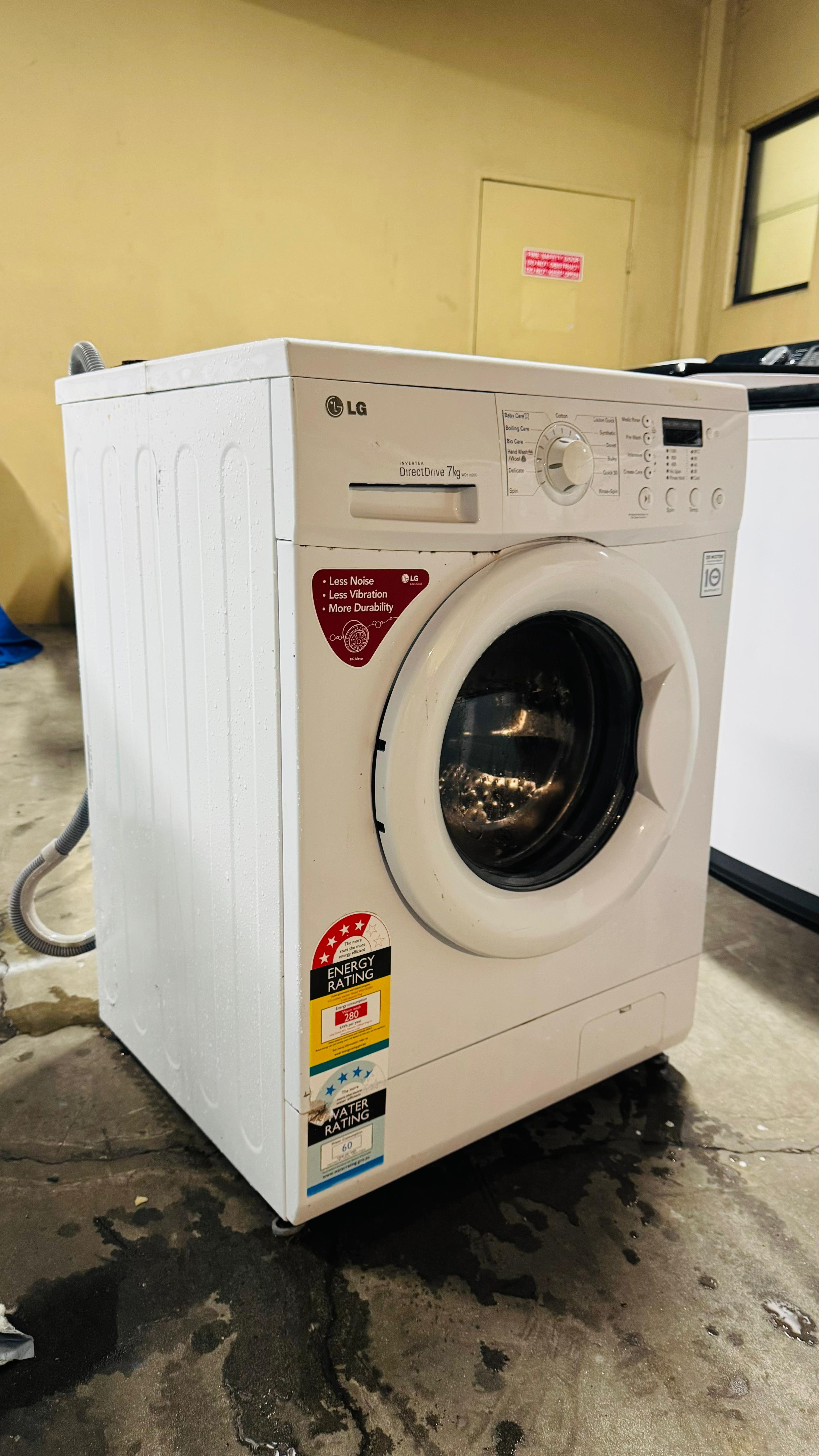 LG 7KGS FRONT LOADER WASHING MACHINE