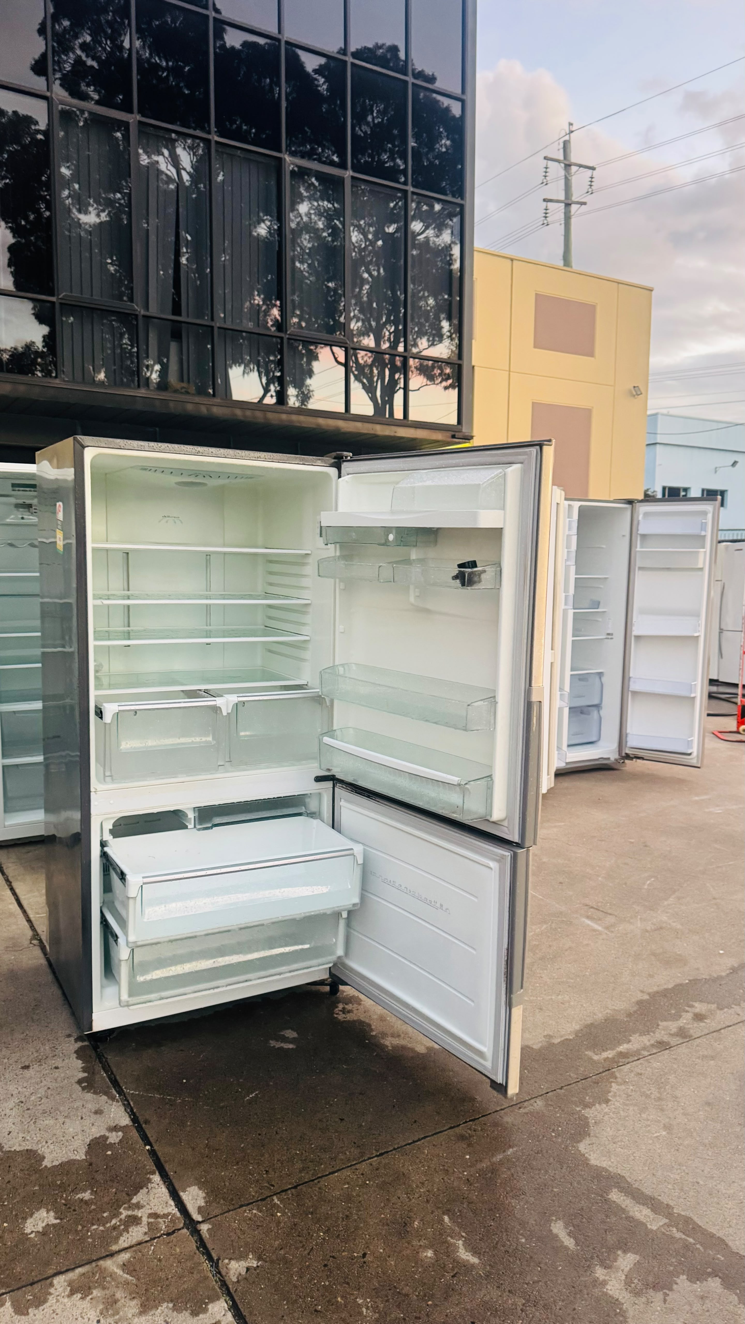 WESTINGHOUSE 510 LITRES FRIDGE FREEZER