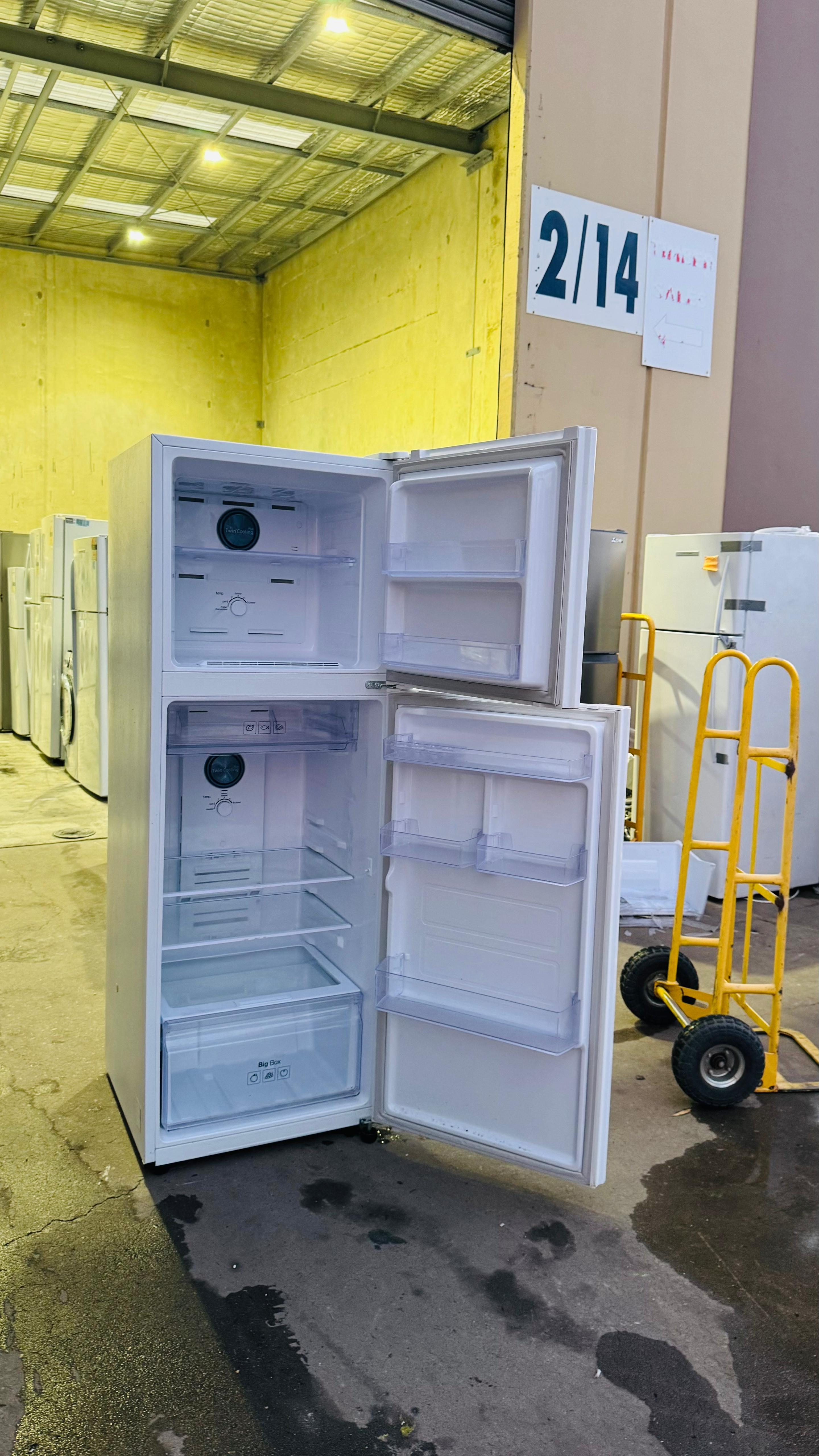 SAMSUNG 343 LITRES FRIDGE FREEZER