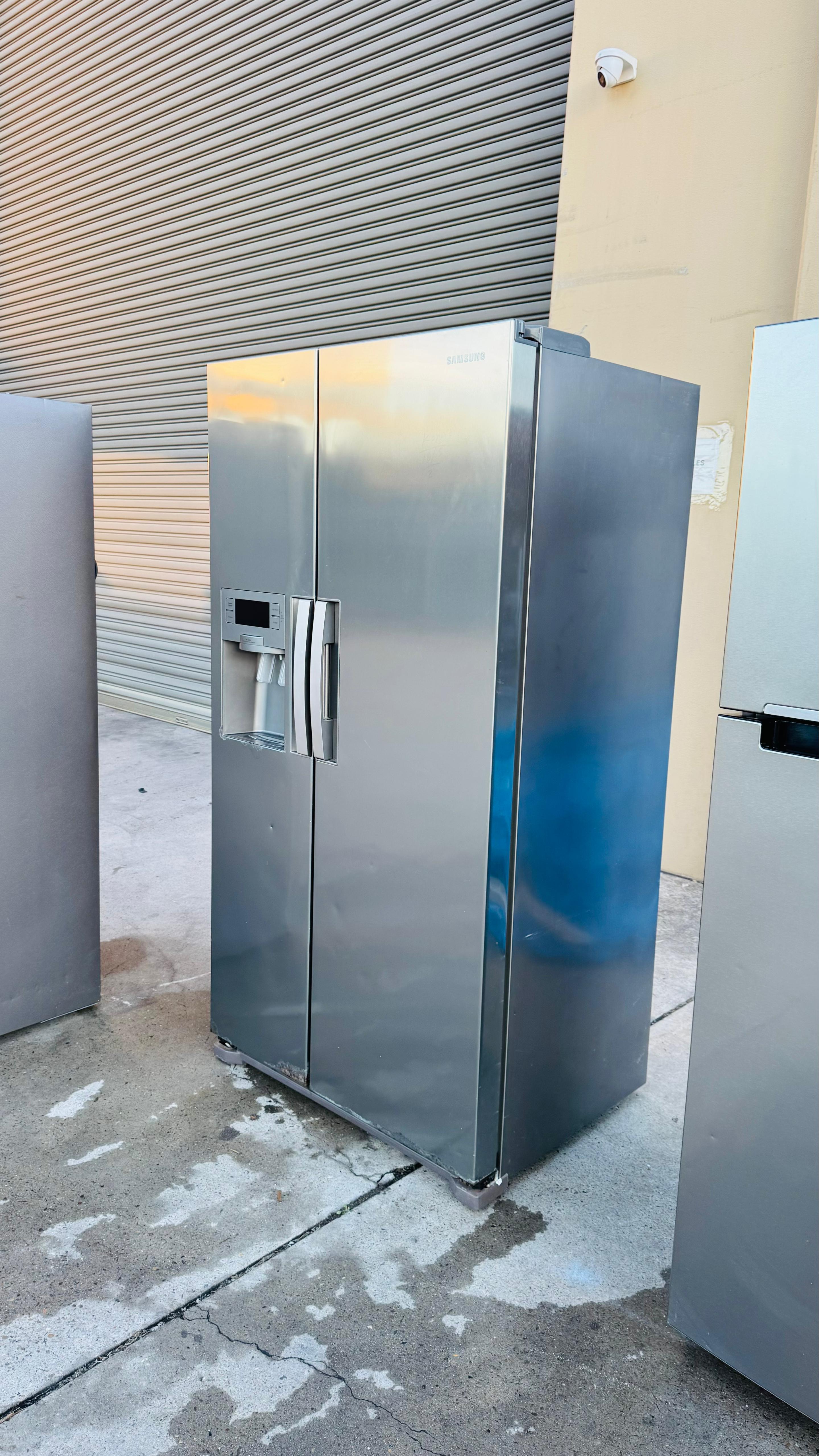 SAMSUNG 611 LITRES SIDE BY SIDE DOOR FRIDGE FREEZER