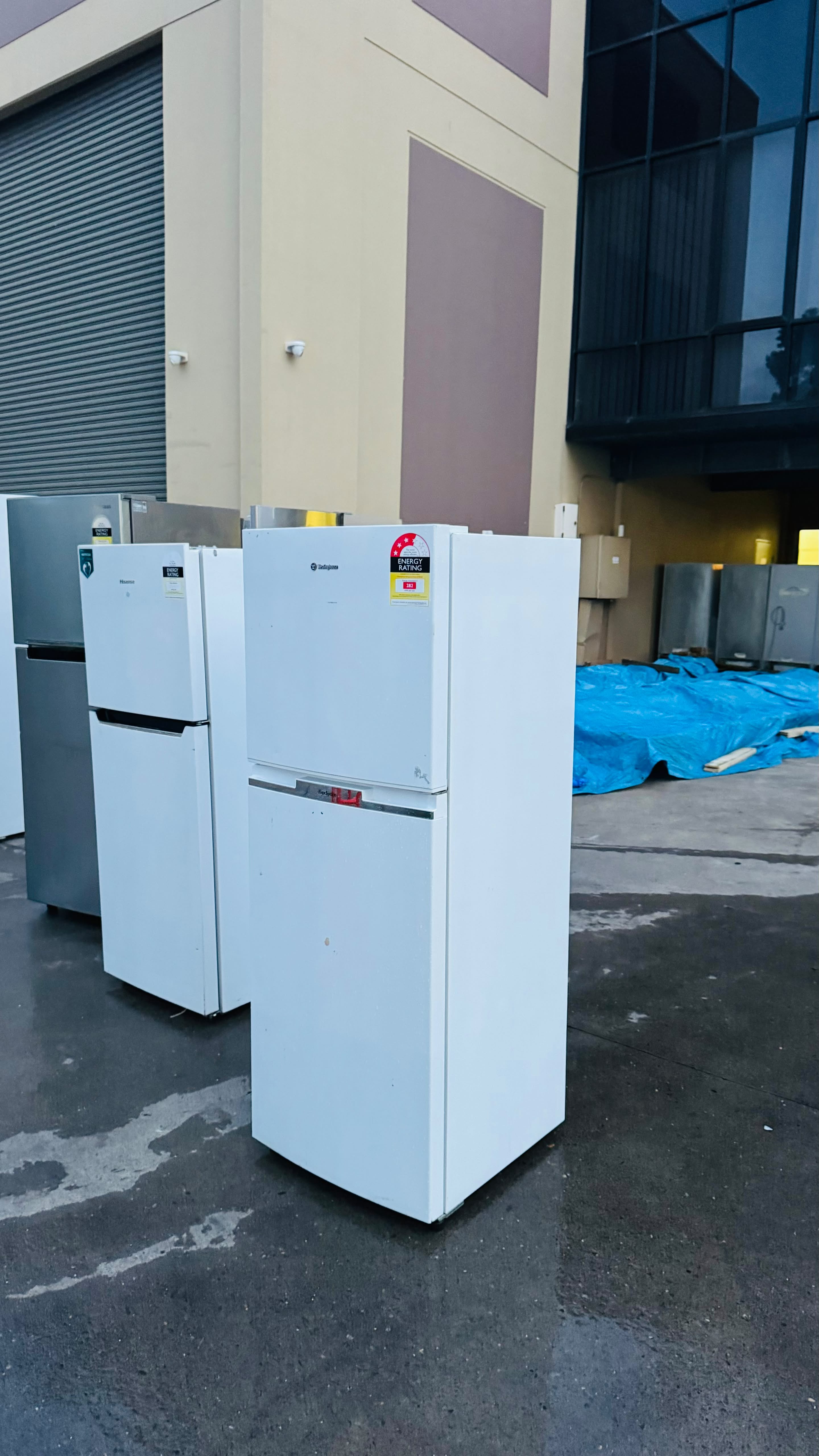 WESTINGHOUSE 245 LITRES FRIDGE FREEZER