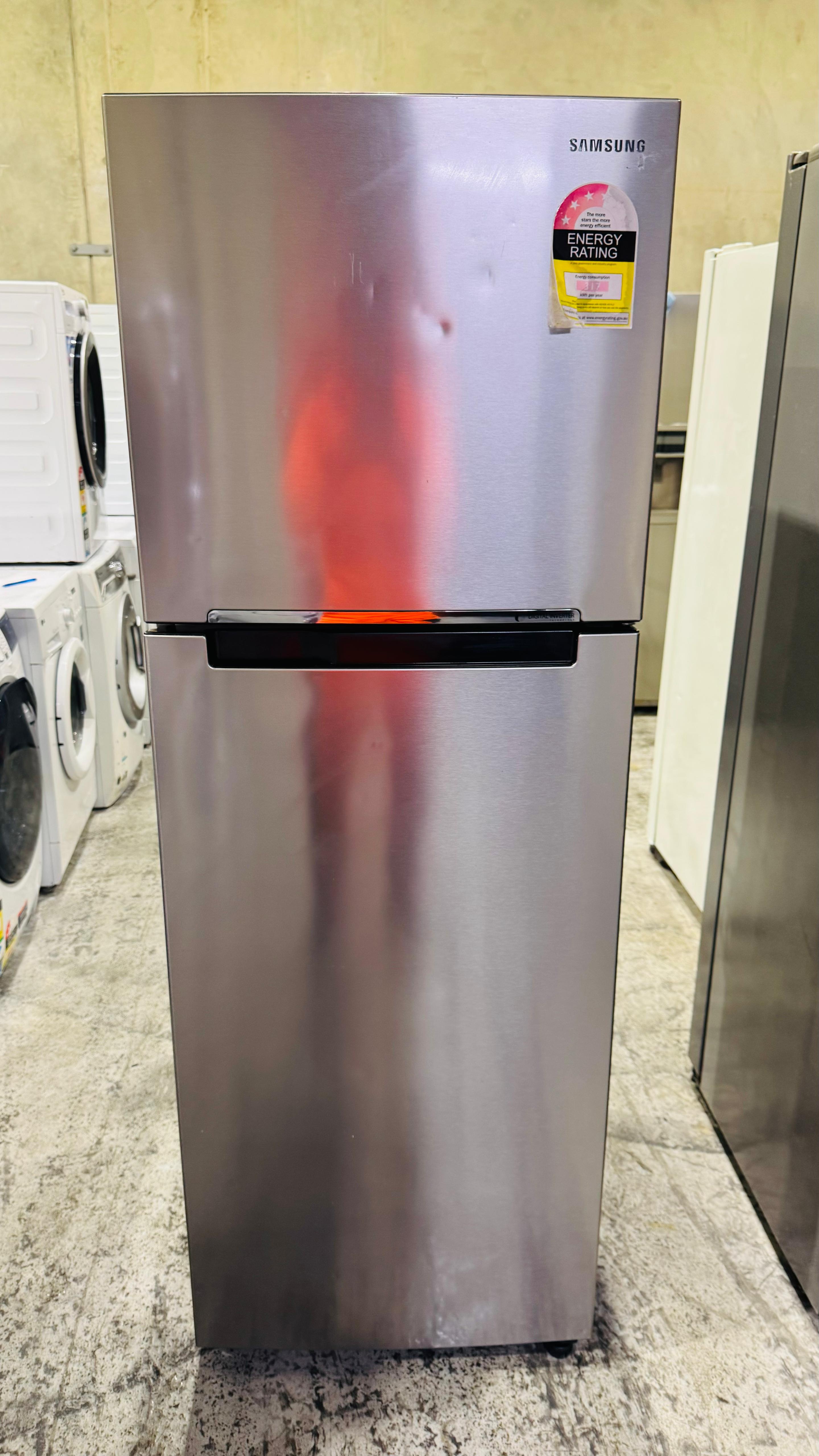 SAMSUNG 341 LITRES FRIDGE FREEZER