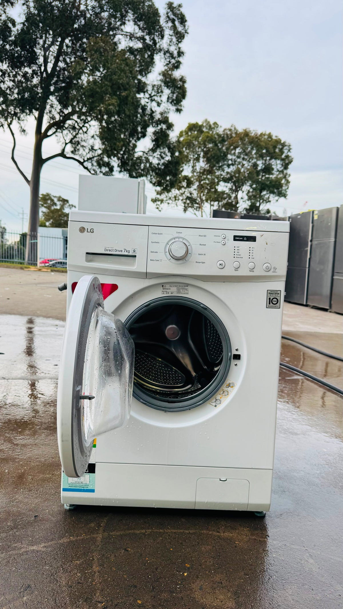 LG 7KGS FRONT LOADER WASHING MACHINE