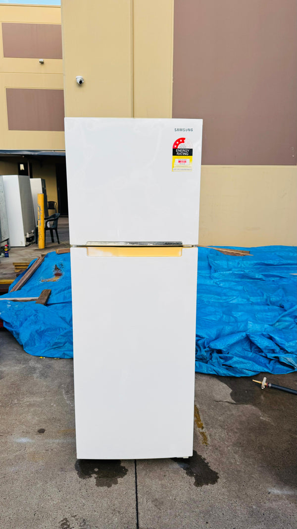 SAMSUNG 341 LITRES FRIDGE FREEZER