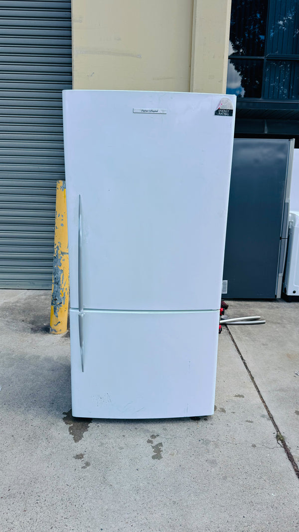 FISHER AND PAYKEL 519 LITRES FRIDGE FREEZER