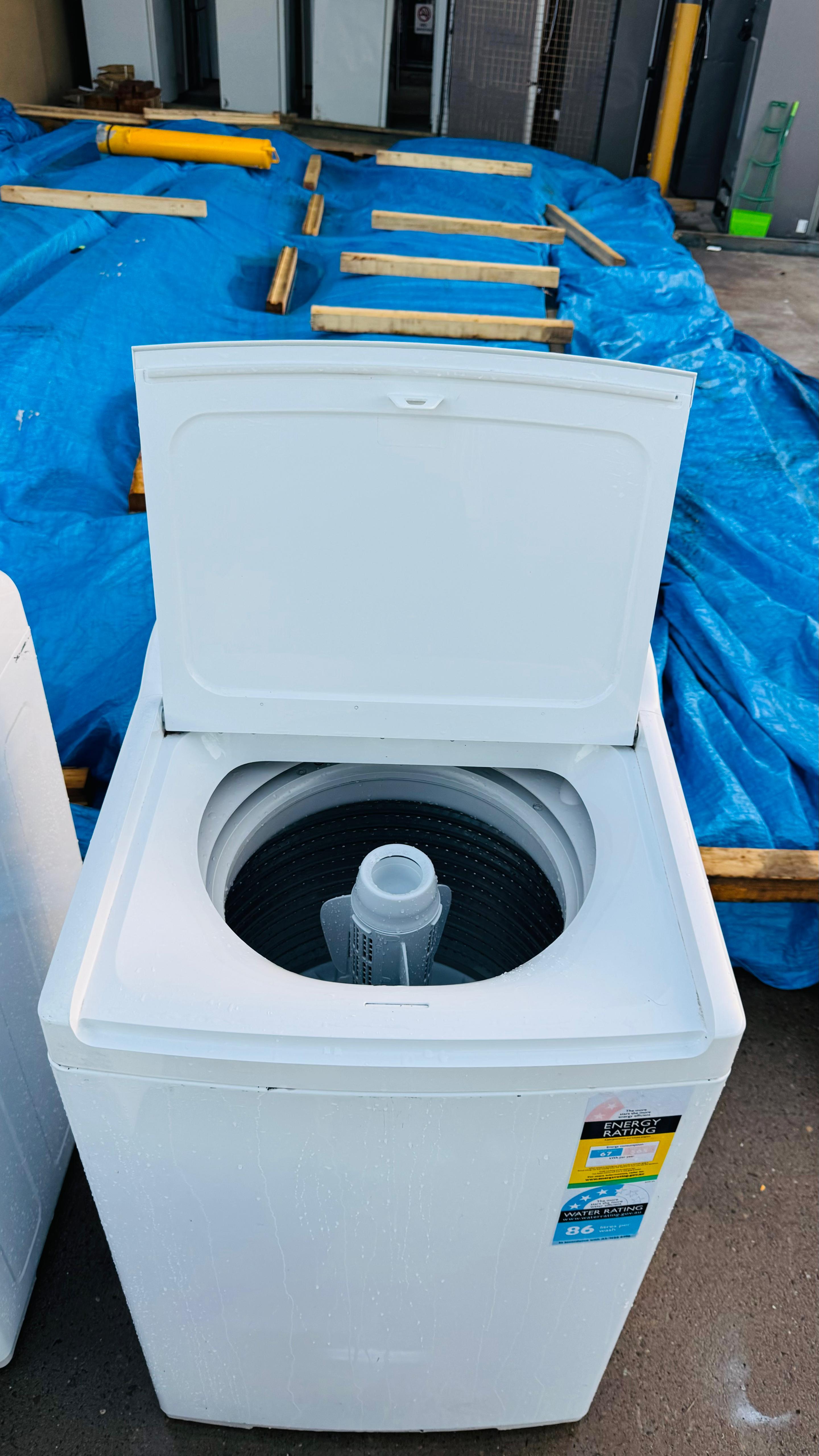 FISHER AND PAYKEL 7KGS TOP LOADER WASHING MACHINE