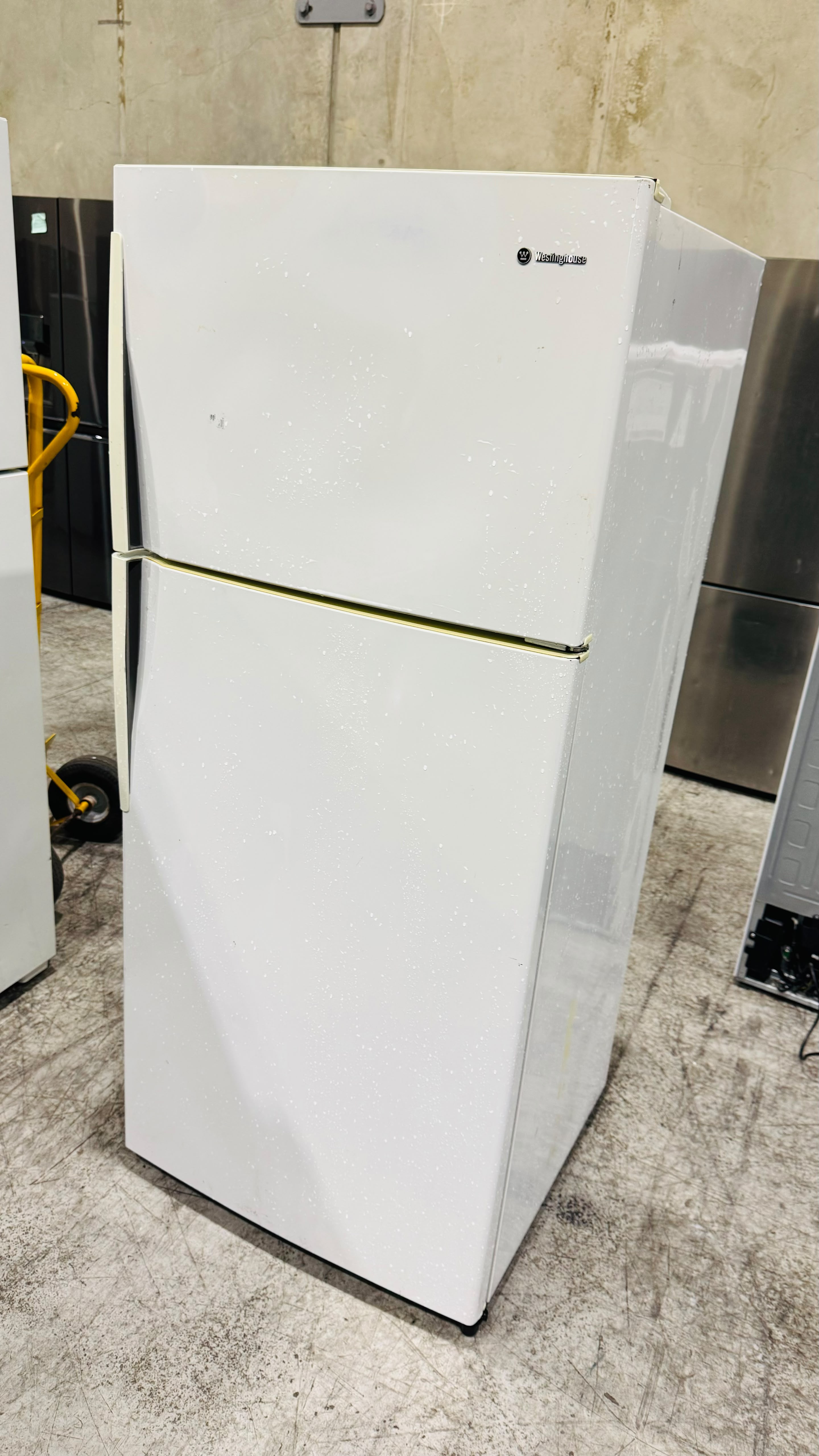 WESTINGHOUSE 420 LITRES FRIDGE FREEZER