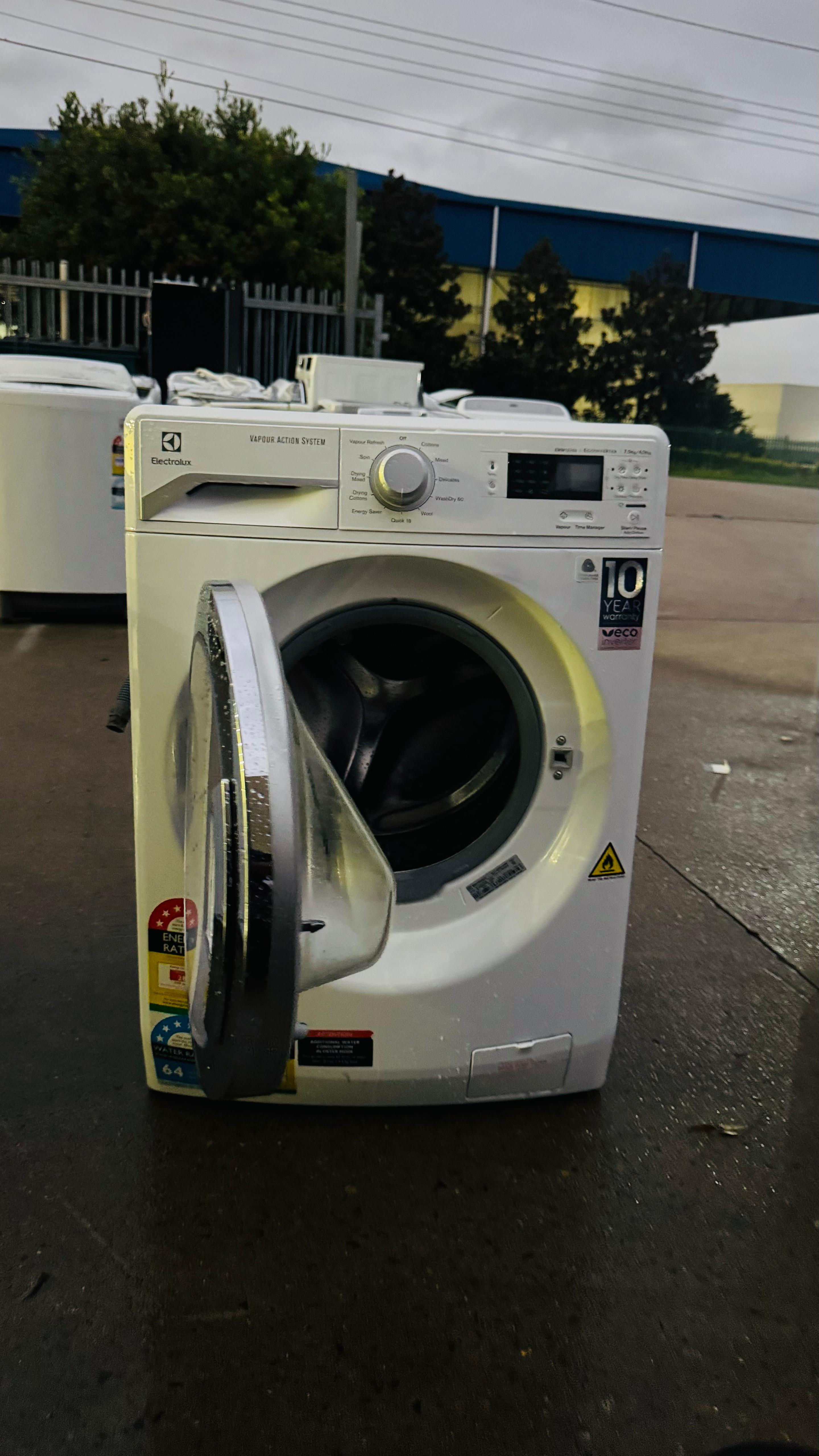 ELECTROLUX 7.5KGS FRONT LOADER WASHING MACHINE