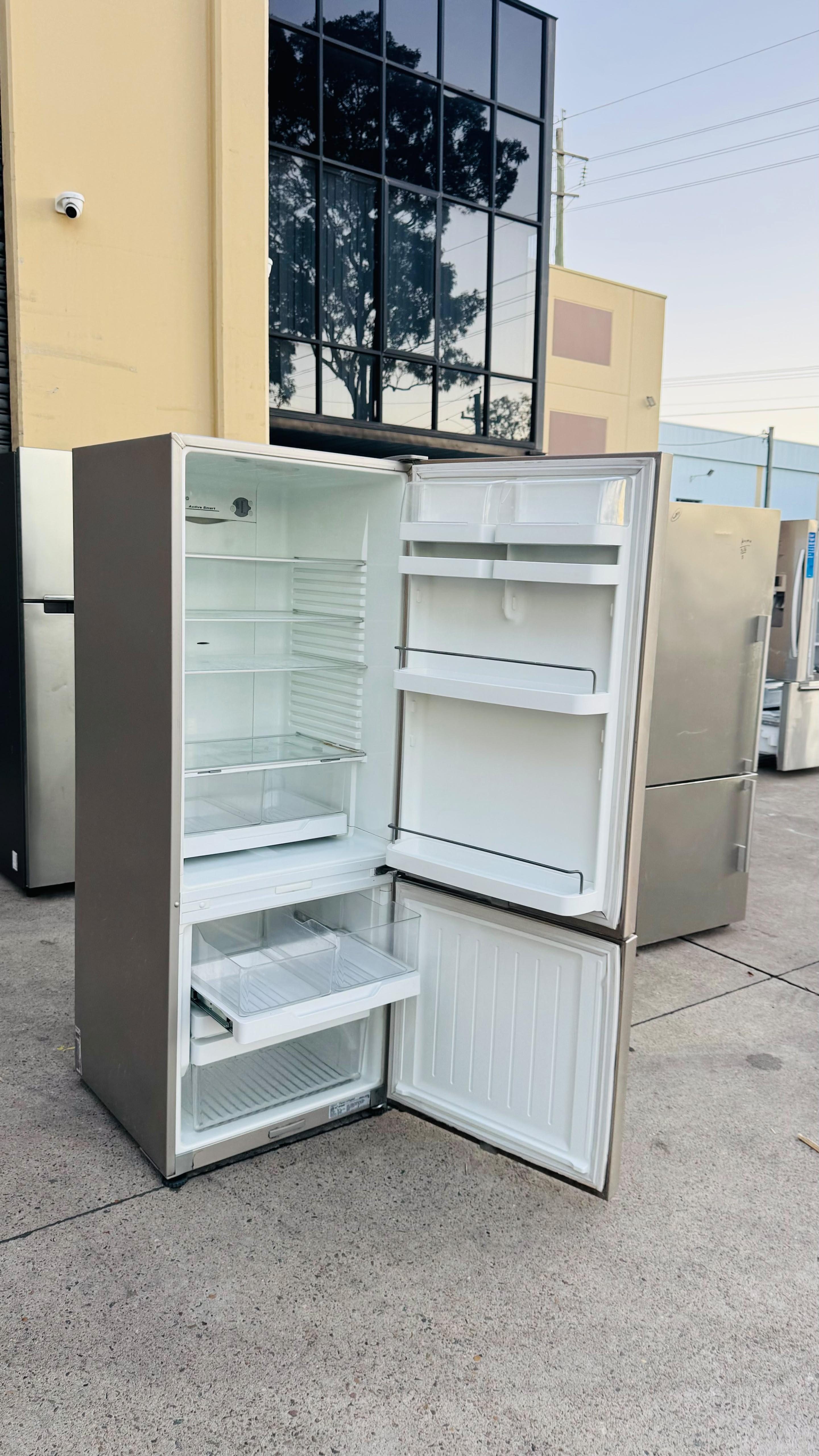 FISHER AND PAYKEL 403 LITRES FRIDGE FREEZER