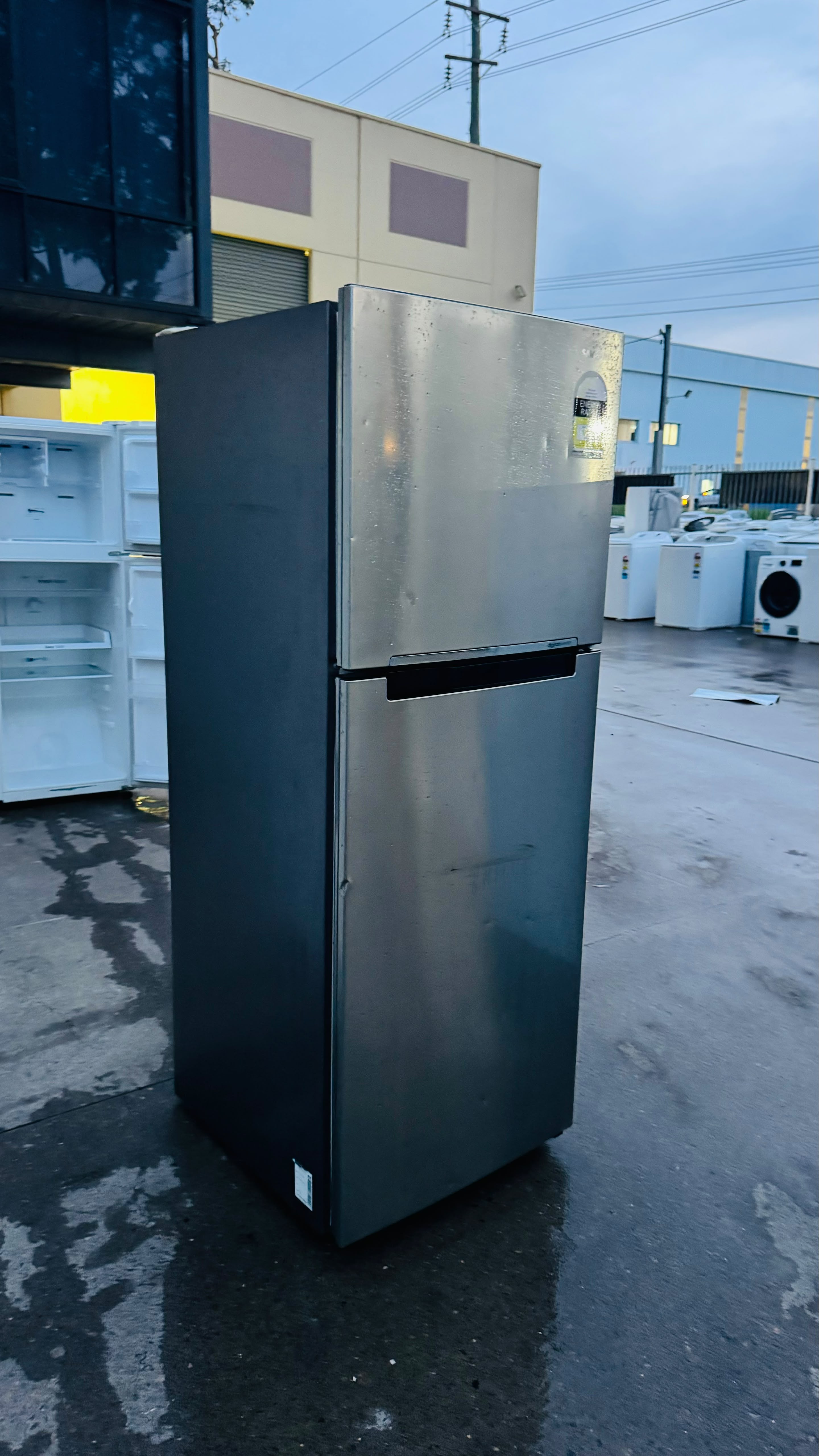 SAMSUNG 320 LITRES FRIDGE FREEZER