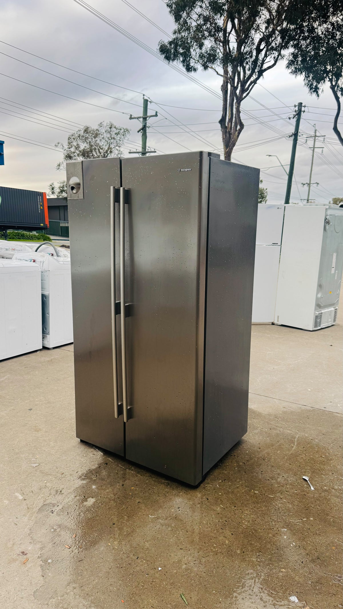 WESTINGHOUSE SIDE BY SIDE 606 LITRES FRIDGE FREEZER