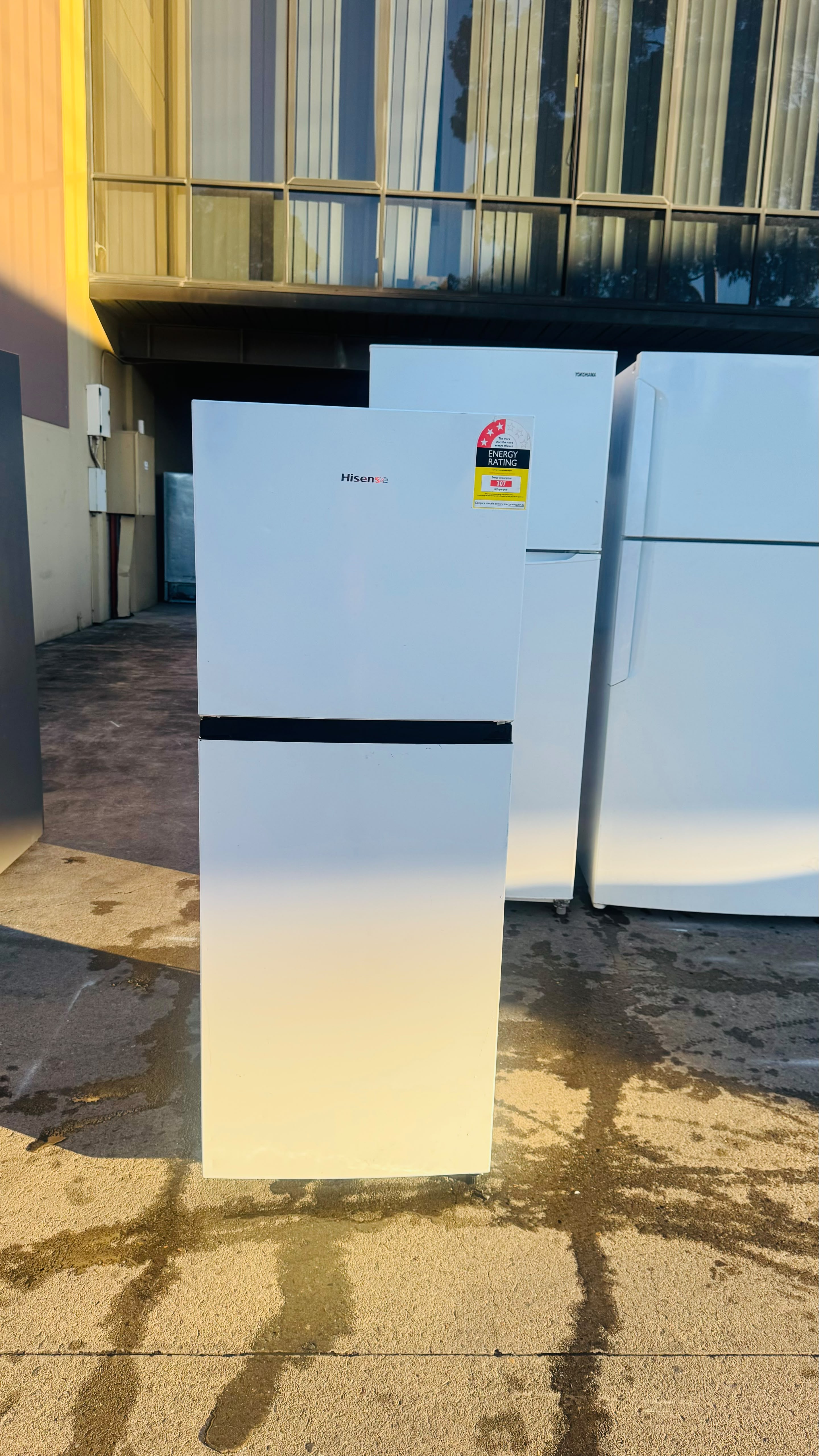 HISENSE 223 LITRES FRIDGE FREEZER