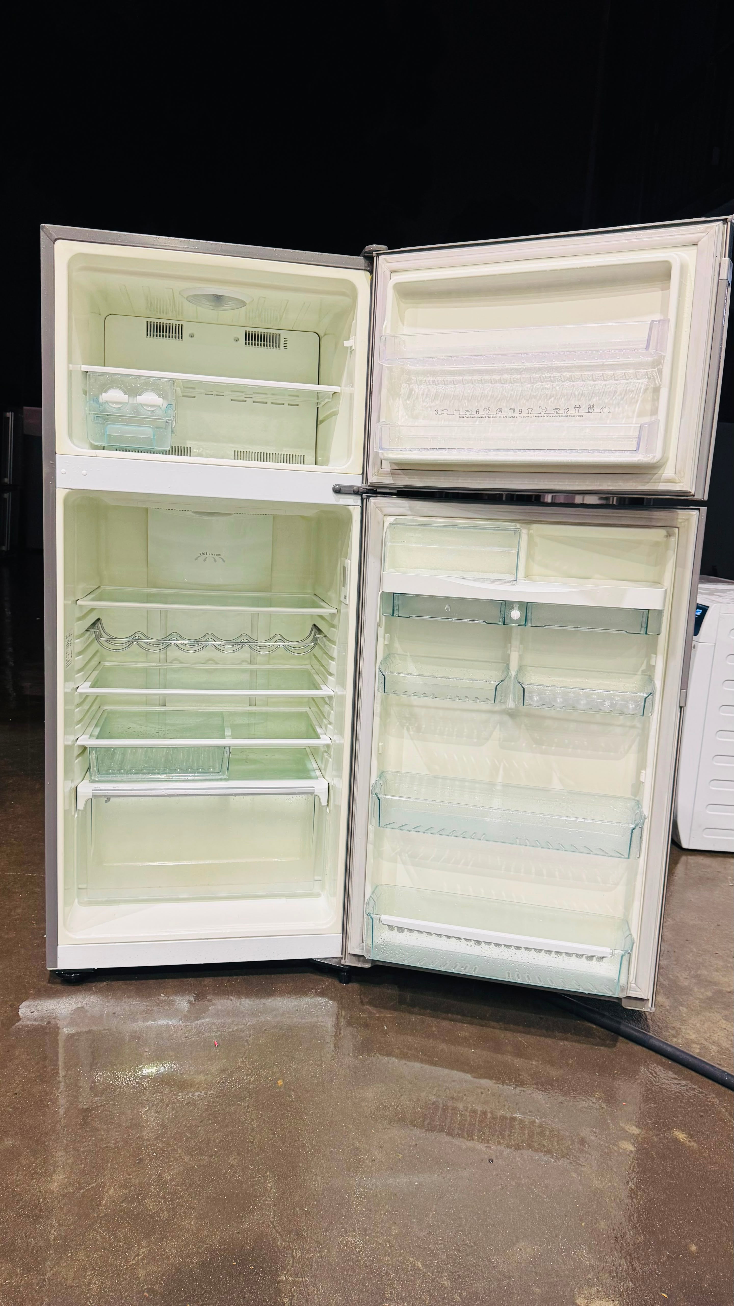 WESTINGHOUSE 420 LITRES FRIDGE FREEZER