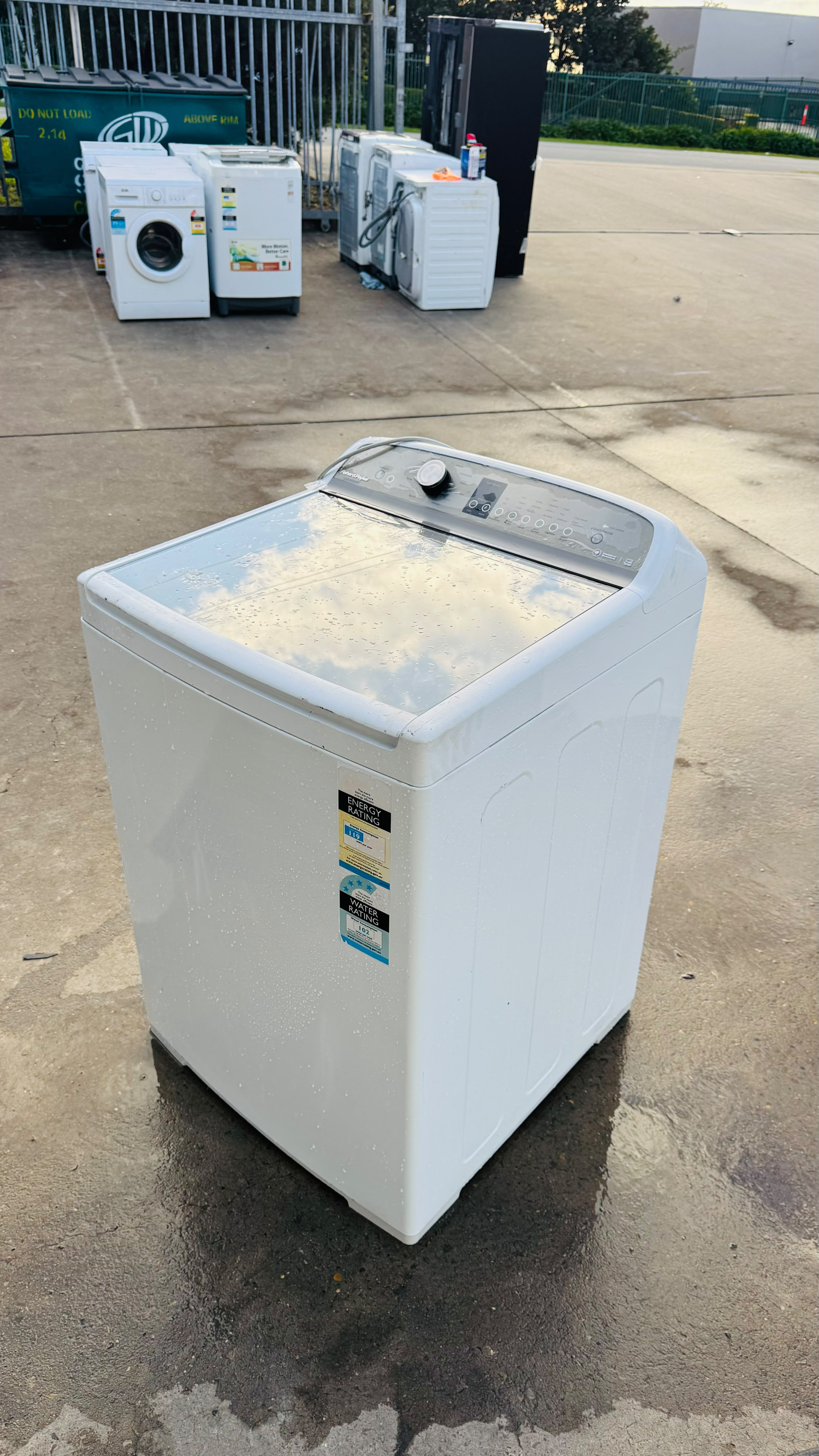 FISHER AND PAYKEL 10KGS TOP LOADER WASHING MACHINE