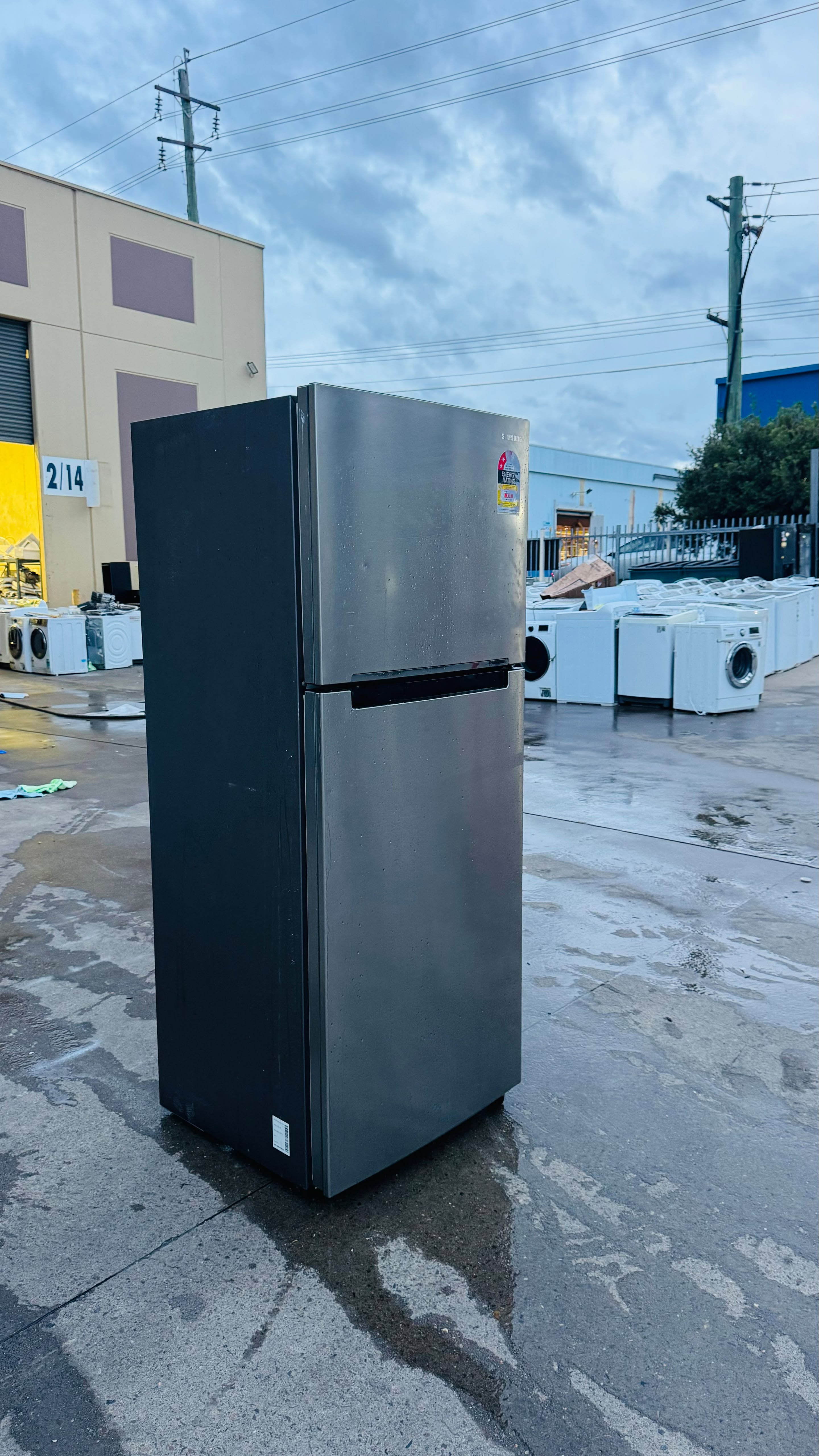 SAMSUNG 393 LITRES FRIDGE FREEZER