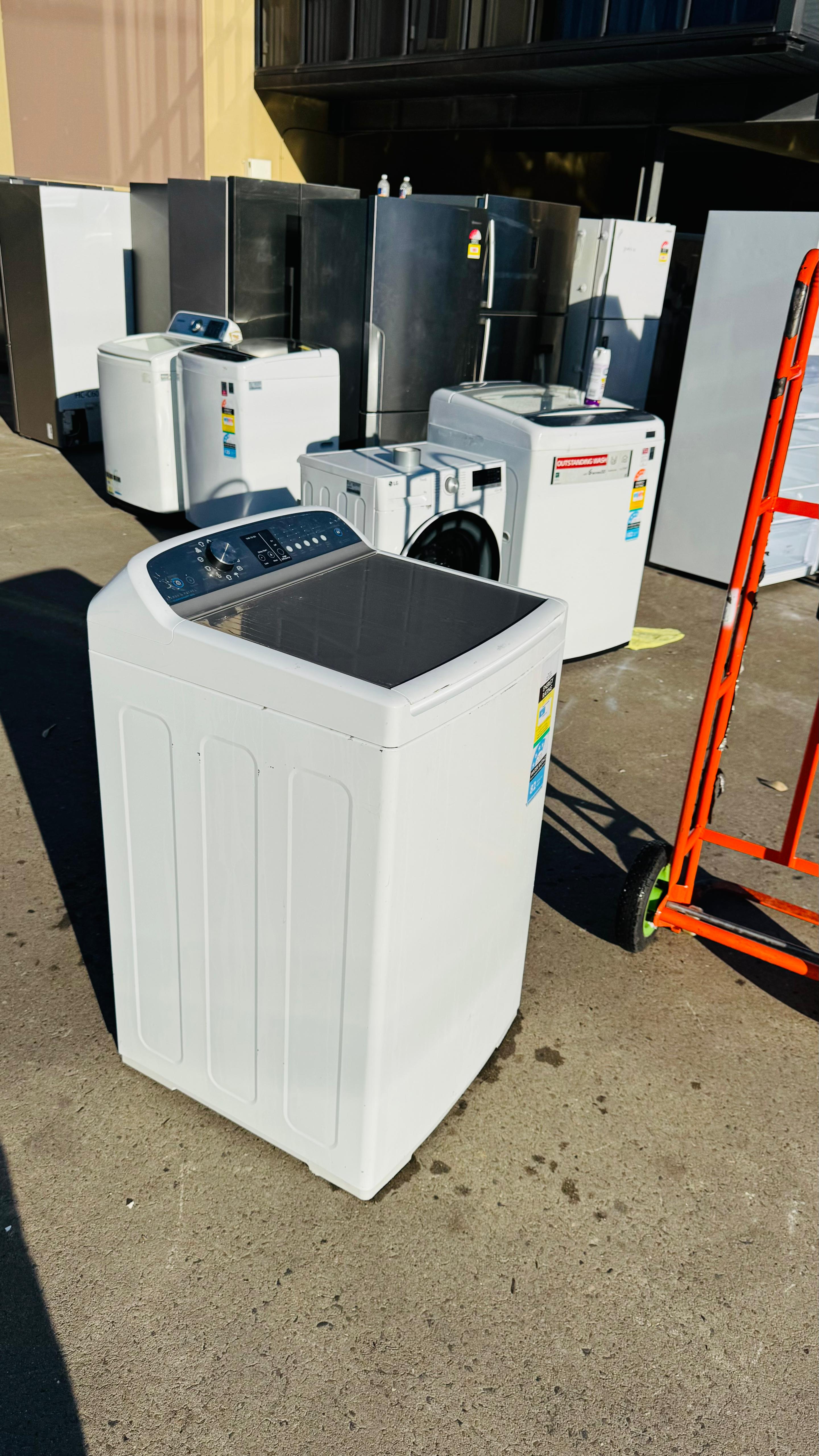 FISHER AND PAYKEL 8KGS TOP LOADER WASHING MACHINE