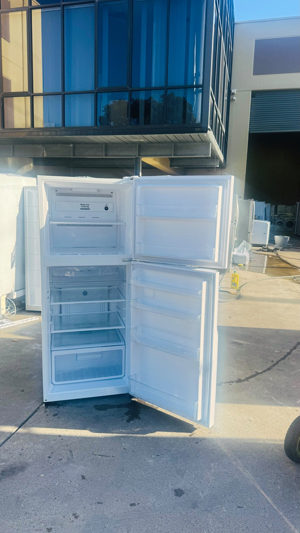 HITACHI 405 LITRES FRIDGE FREEZER