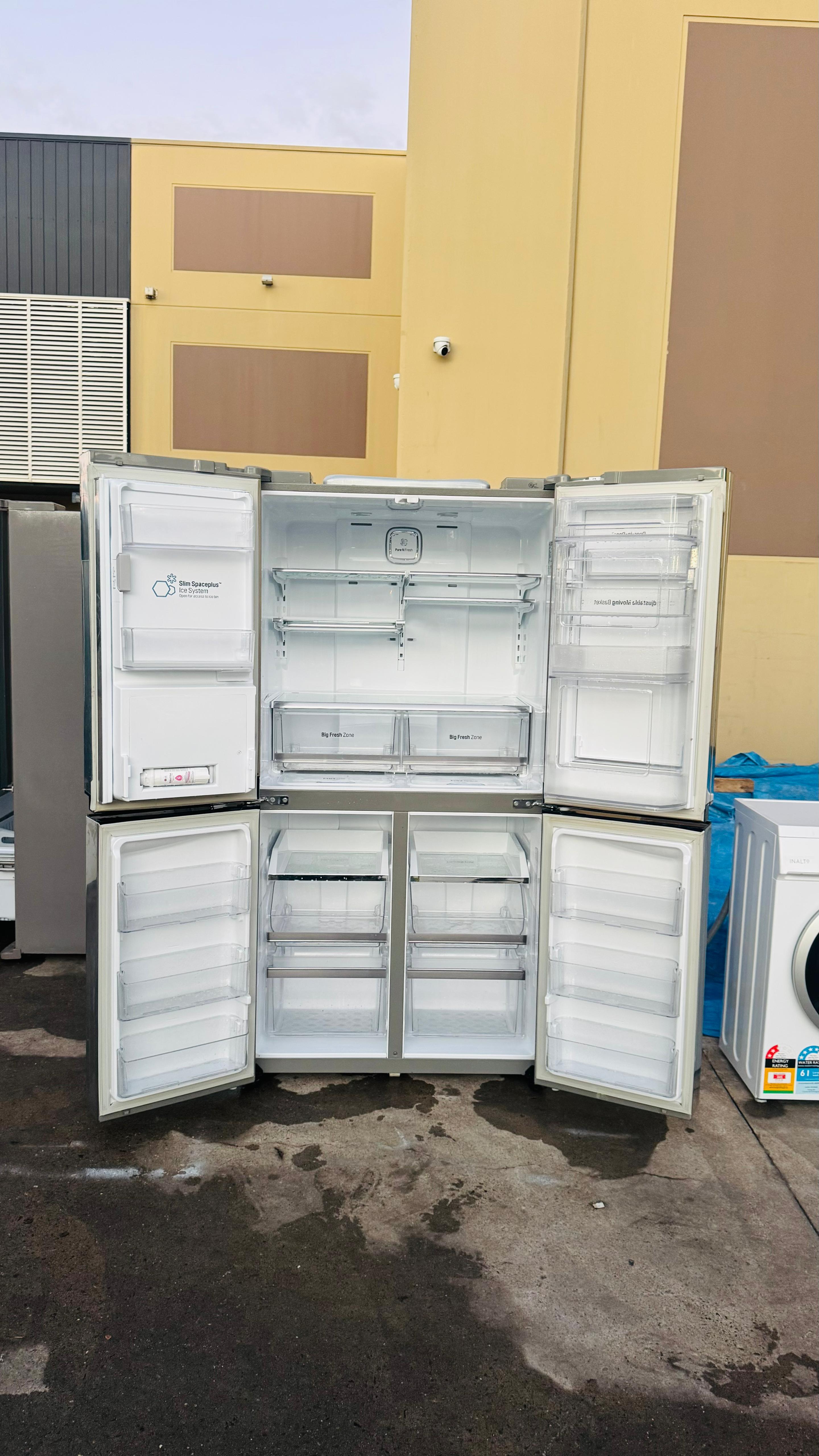 LG QUAD FRENCH DOOR 712 LITRES FRIDGE FREEZER