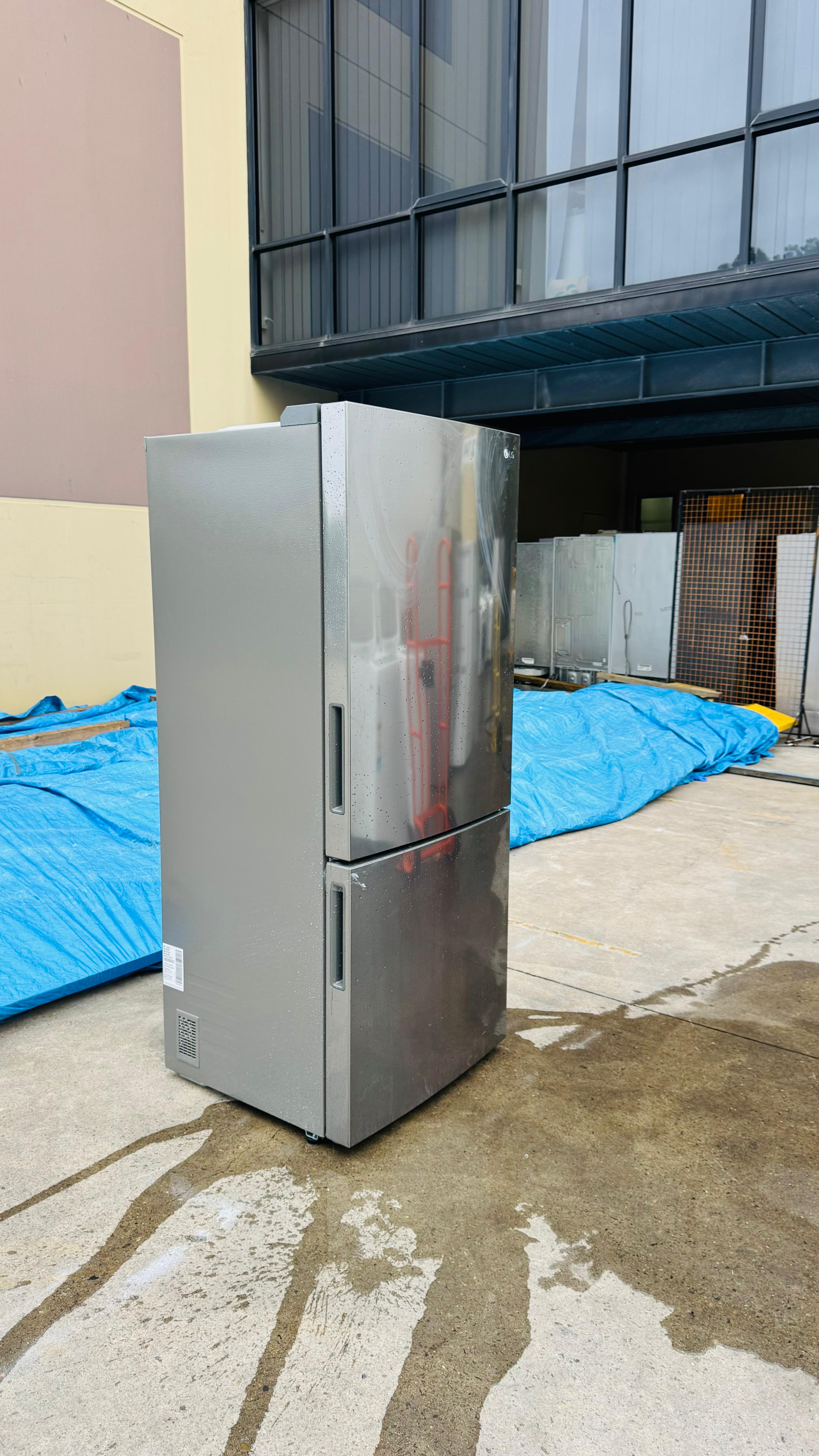 LG 454 LITRES FRIDGE FREEZER
