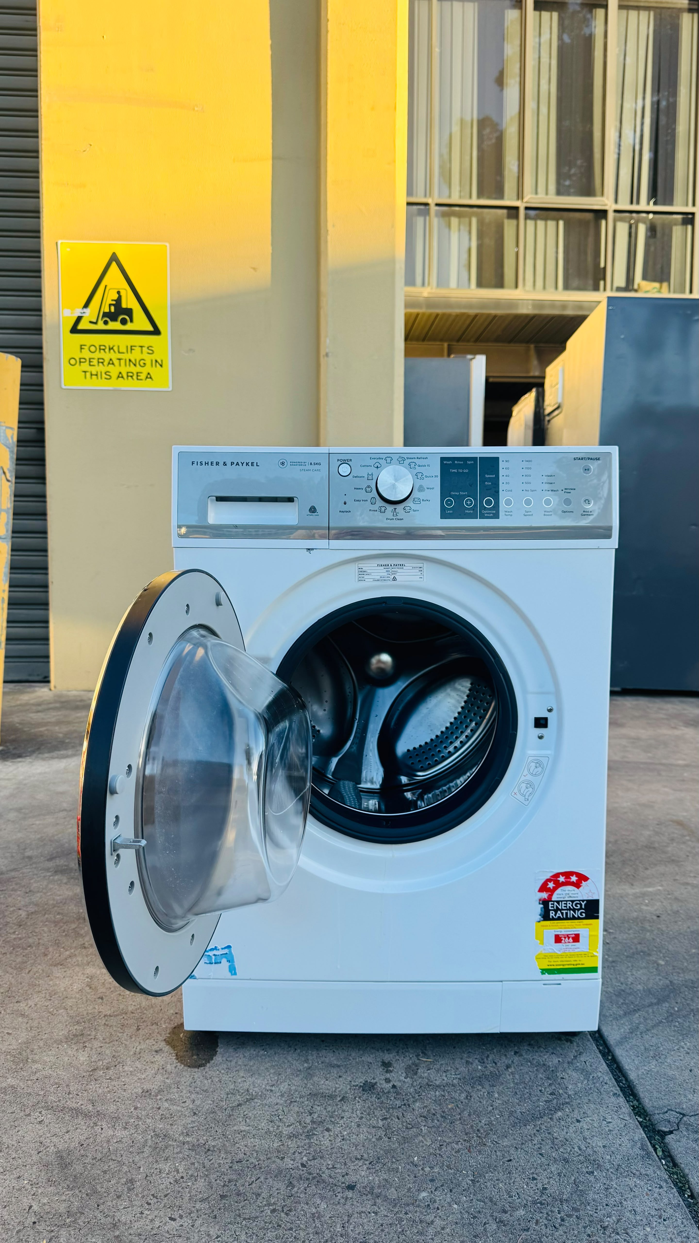 FISHER AND PAYKEL 8.5KGS FRONT LOADER WASHING MACHINE