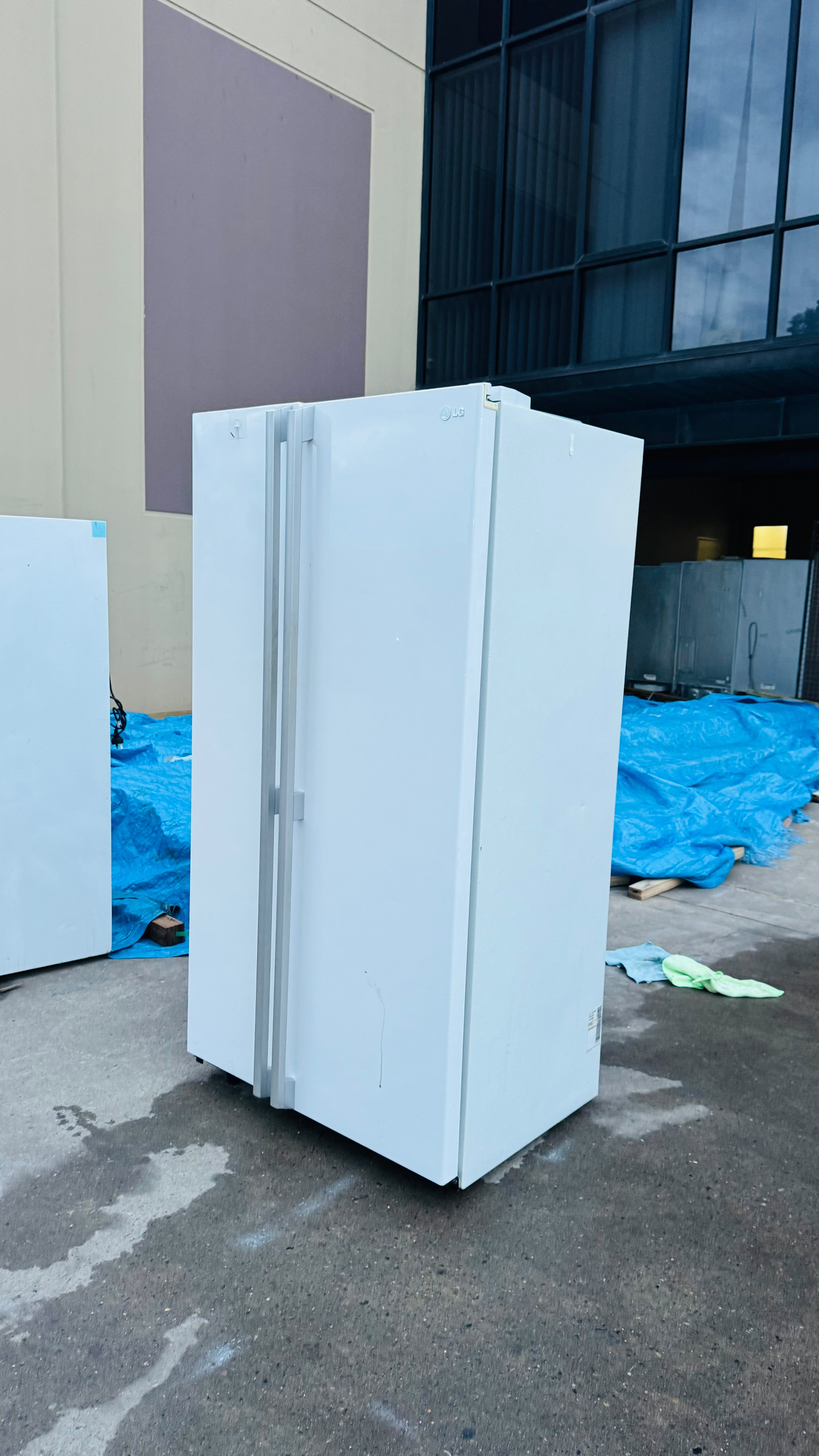 LG 581 LITRES SIDE BY SIDE FRIDGE FREEZER