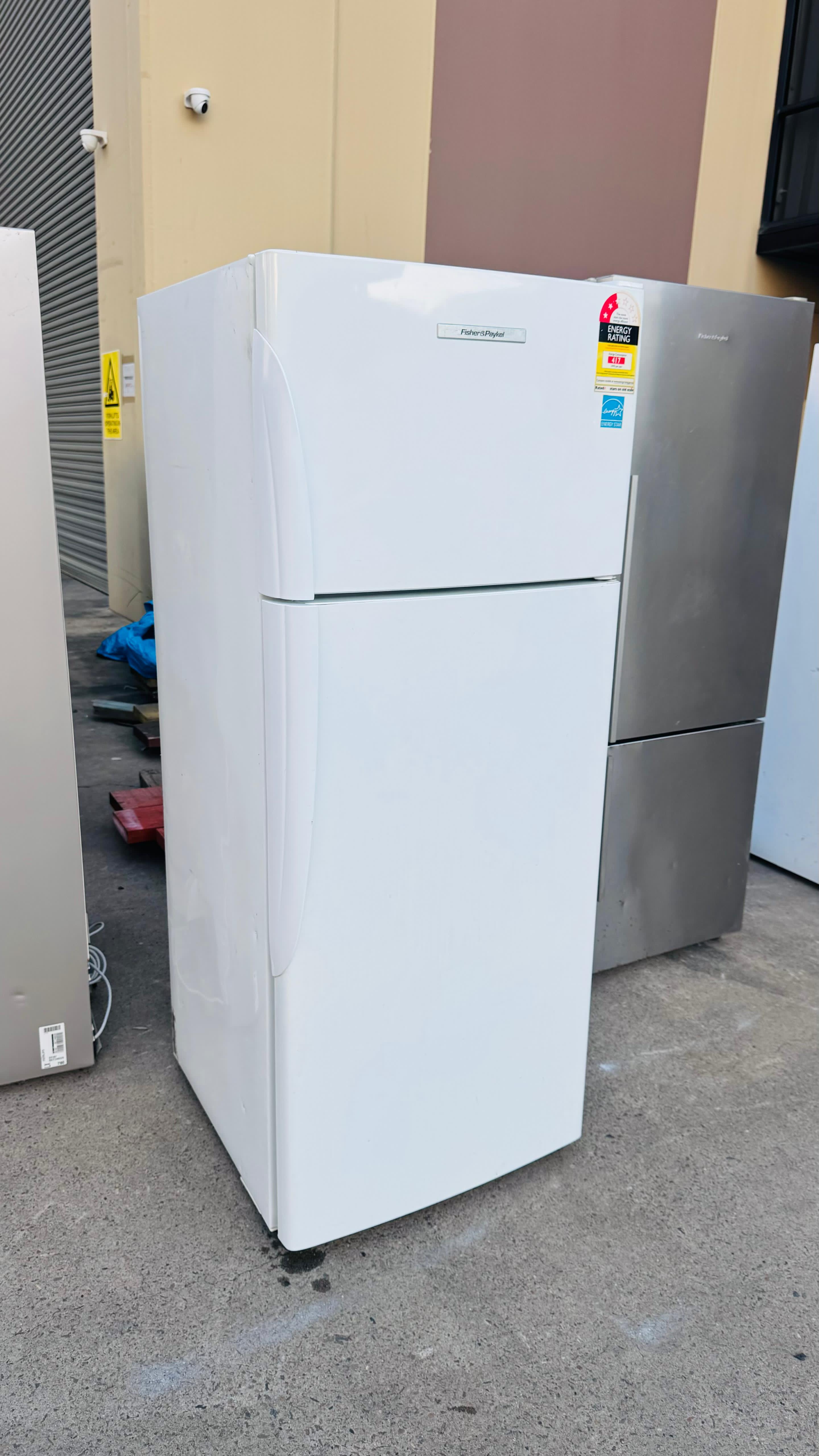 FISHER AND PAYKEL 380 LITRES FRIDGE FREEZER