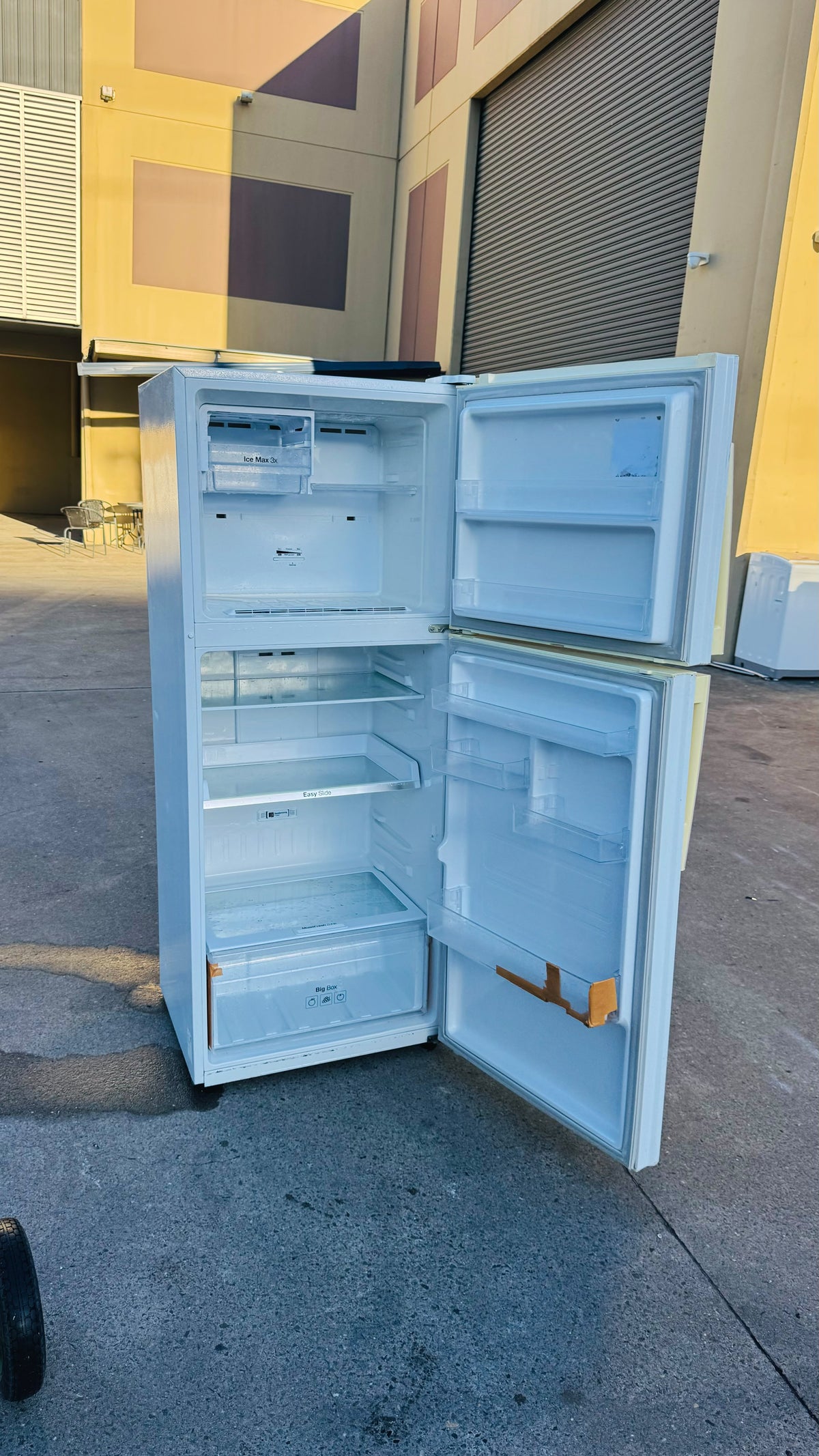 SAMSUNG 393 LITRES FRIDGE FREEZER