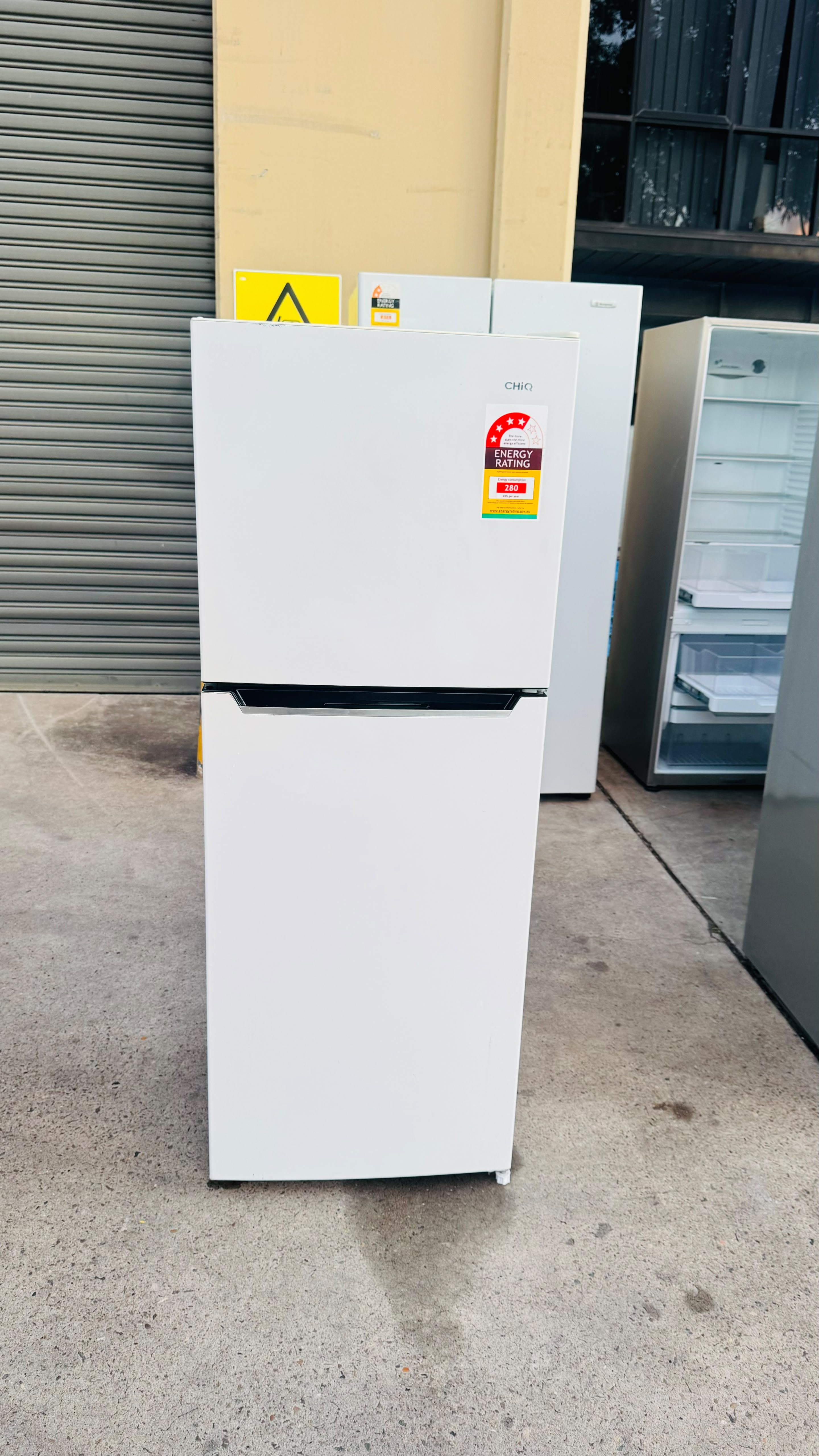 CHIQ 216 LITRES  FRIDGE FREEZER