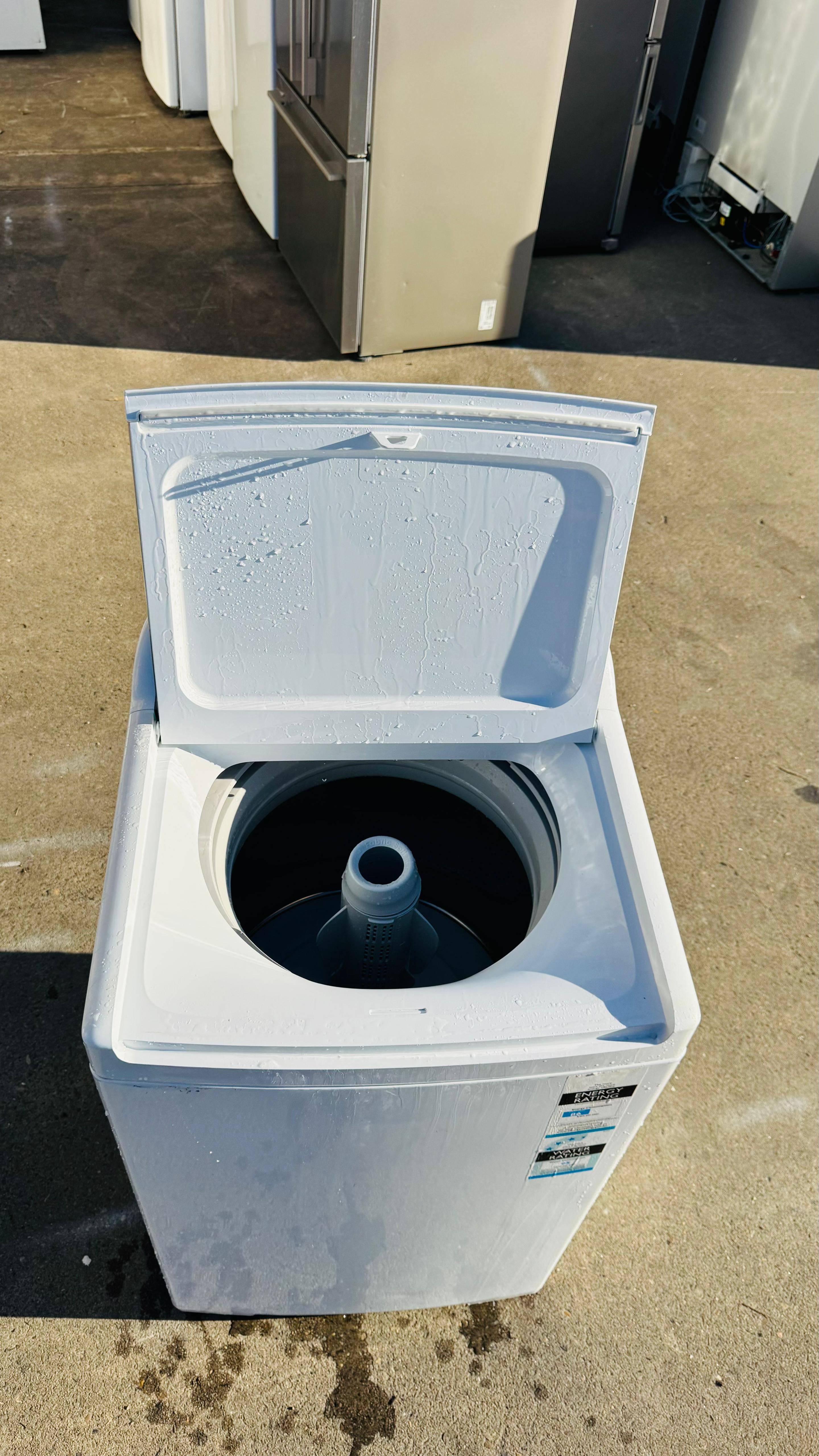 FISHER AND PAYKEL 8KGS TOP LOADER WASHING MACHINE
