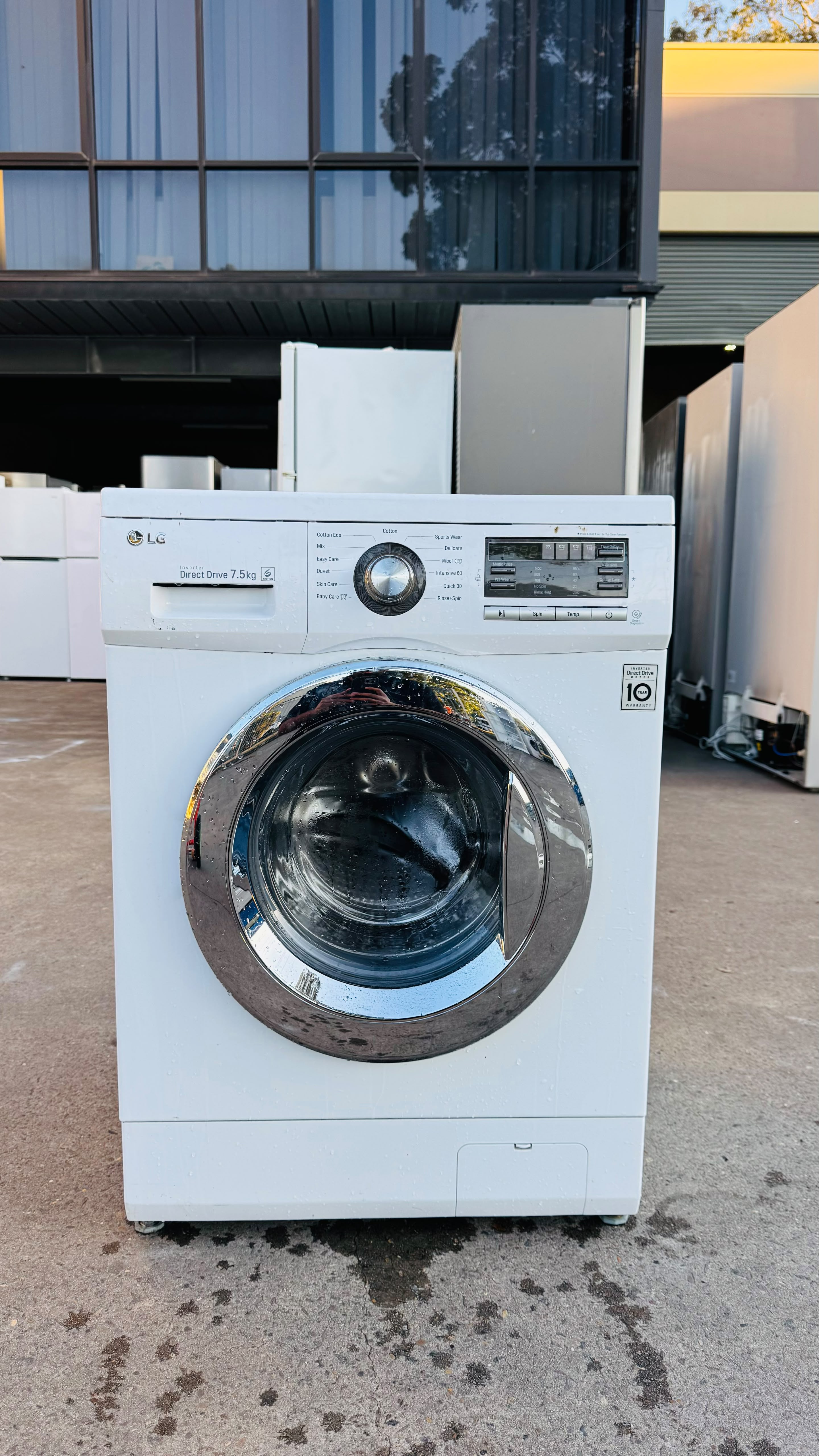 LG 7.5KGS FRONT LOADER WASHING MACHINE