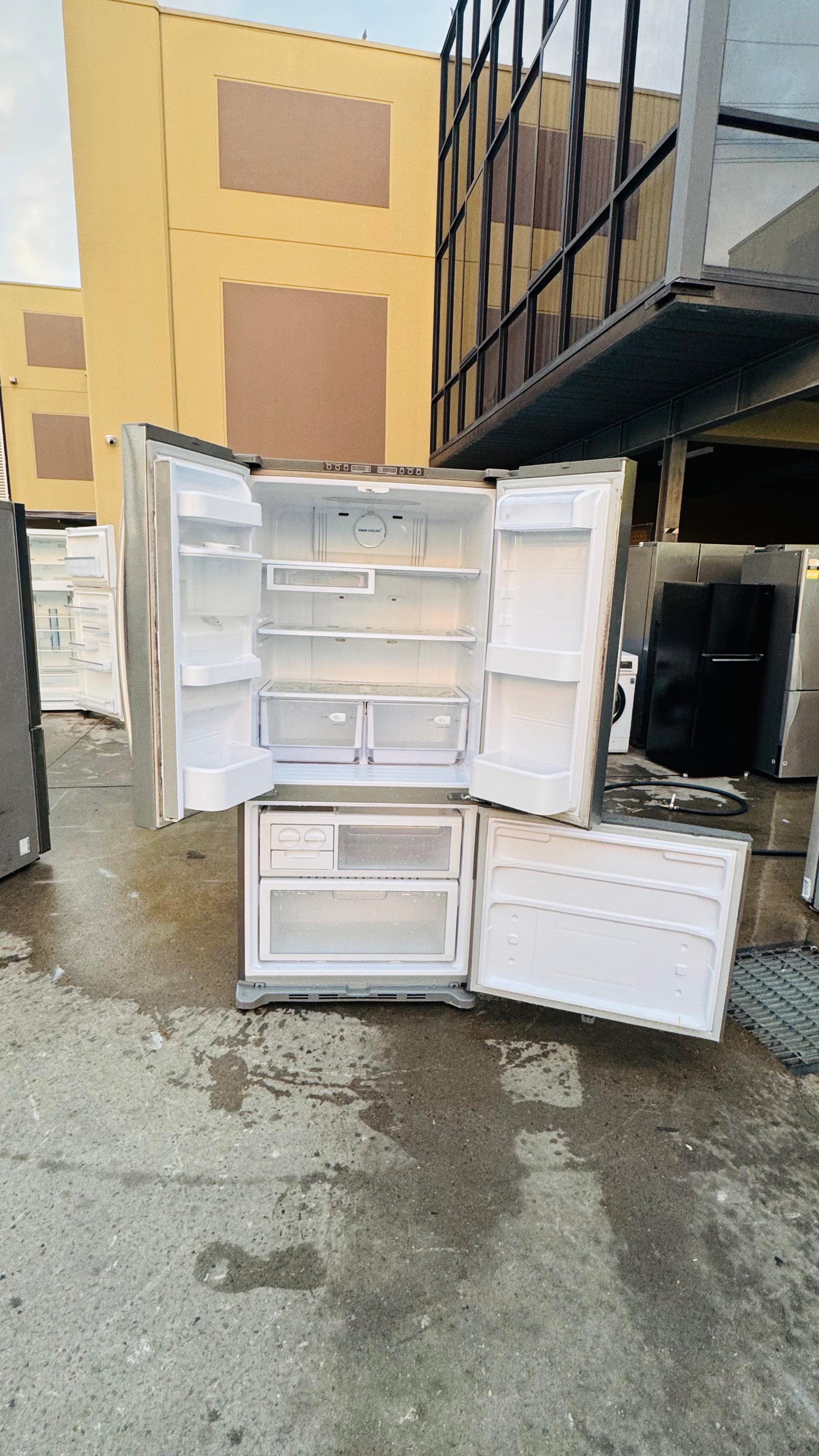 SAMSUNG FRENCH DOOR 533 FRIDGE FREEZER