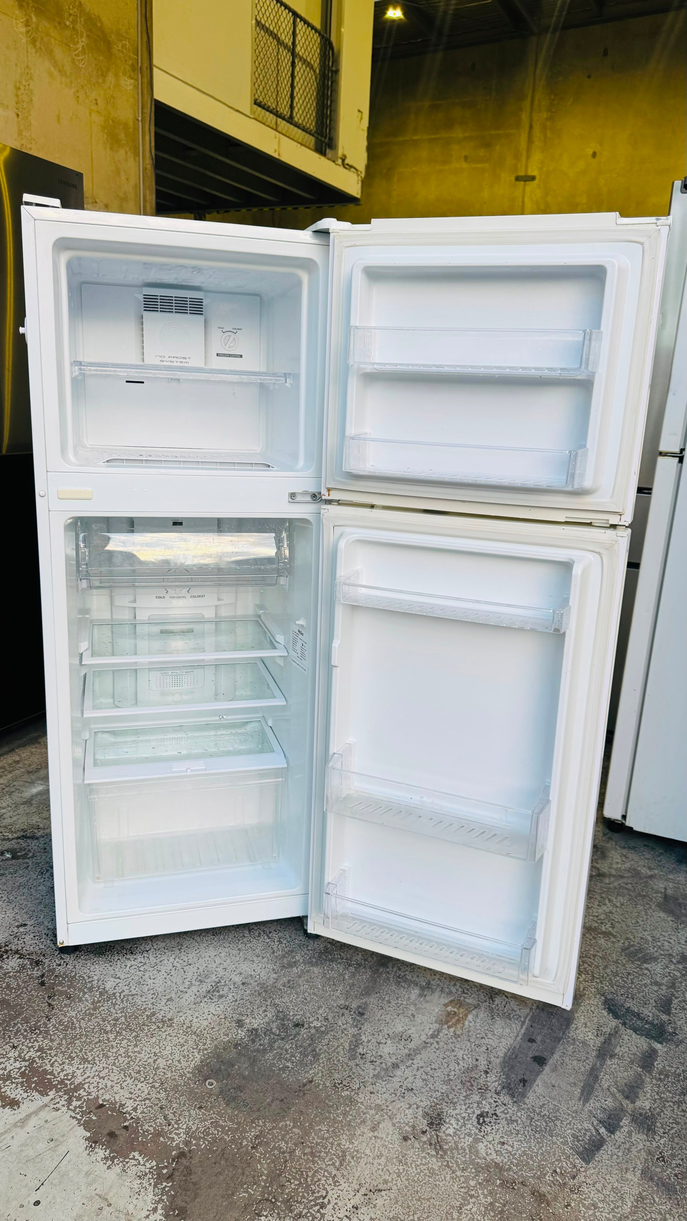HAIER 222 LITRES FRIDGE FREEZER