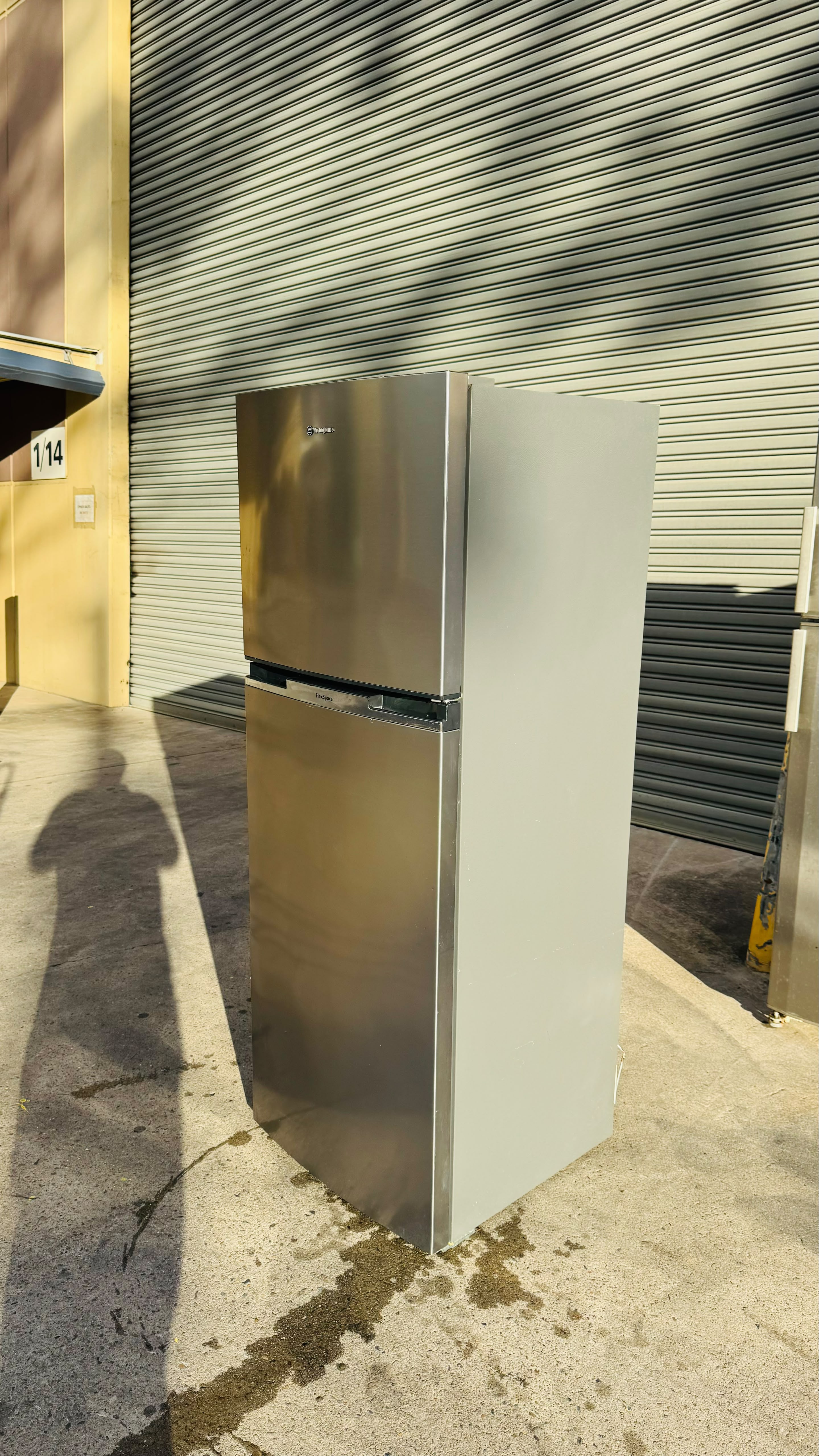 WESTINGHOUSE 339 LITRES FRIDGE FREEZER