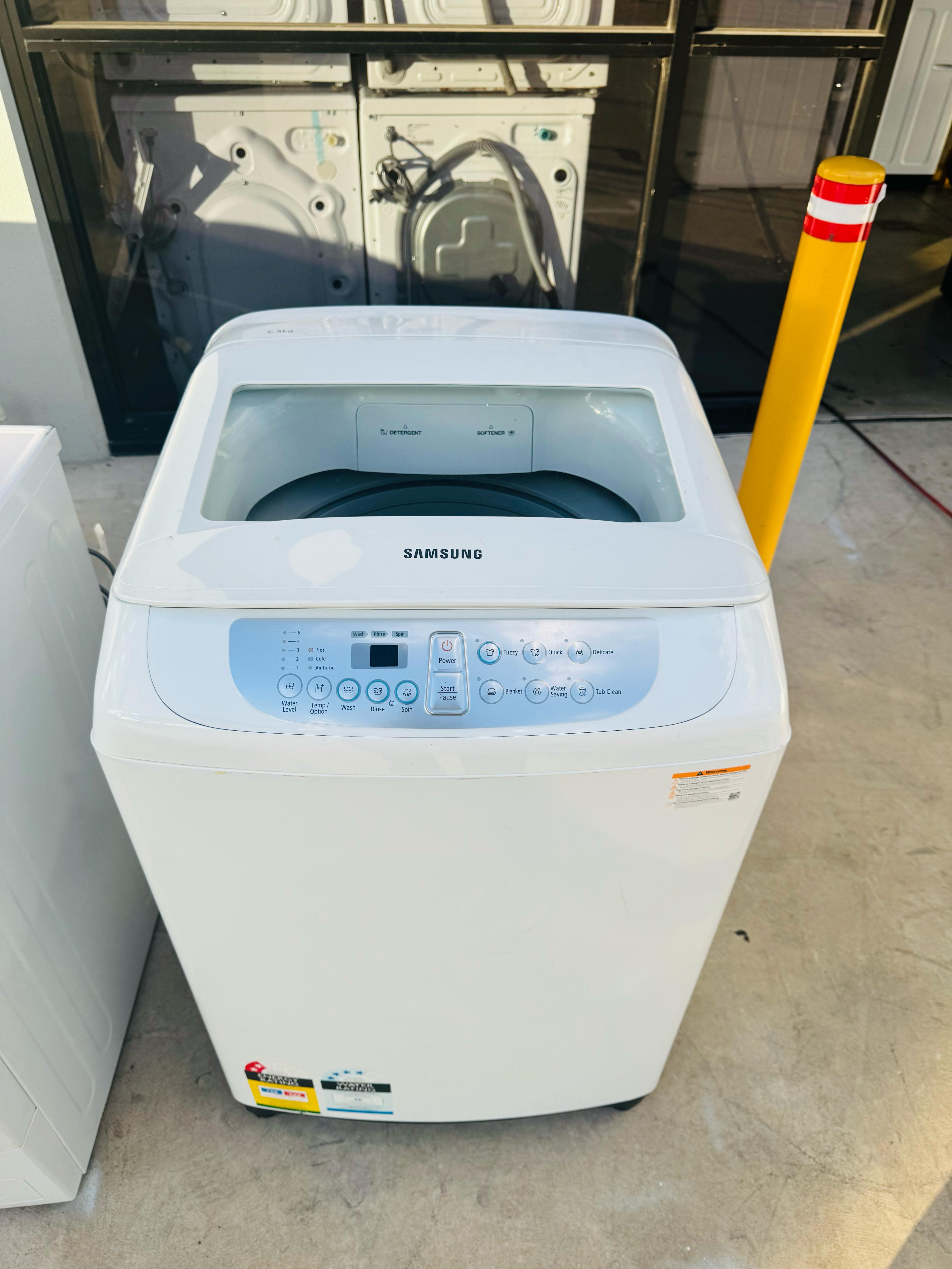 **SAMSUNG 270 LITRES FRIDGE FREEZER & 6.5 KGS TOP LOADER WASHING MACHINE COMBO PACKAGE DEAL**