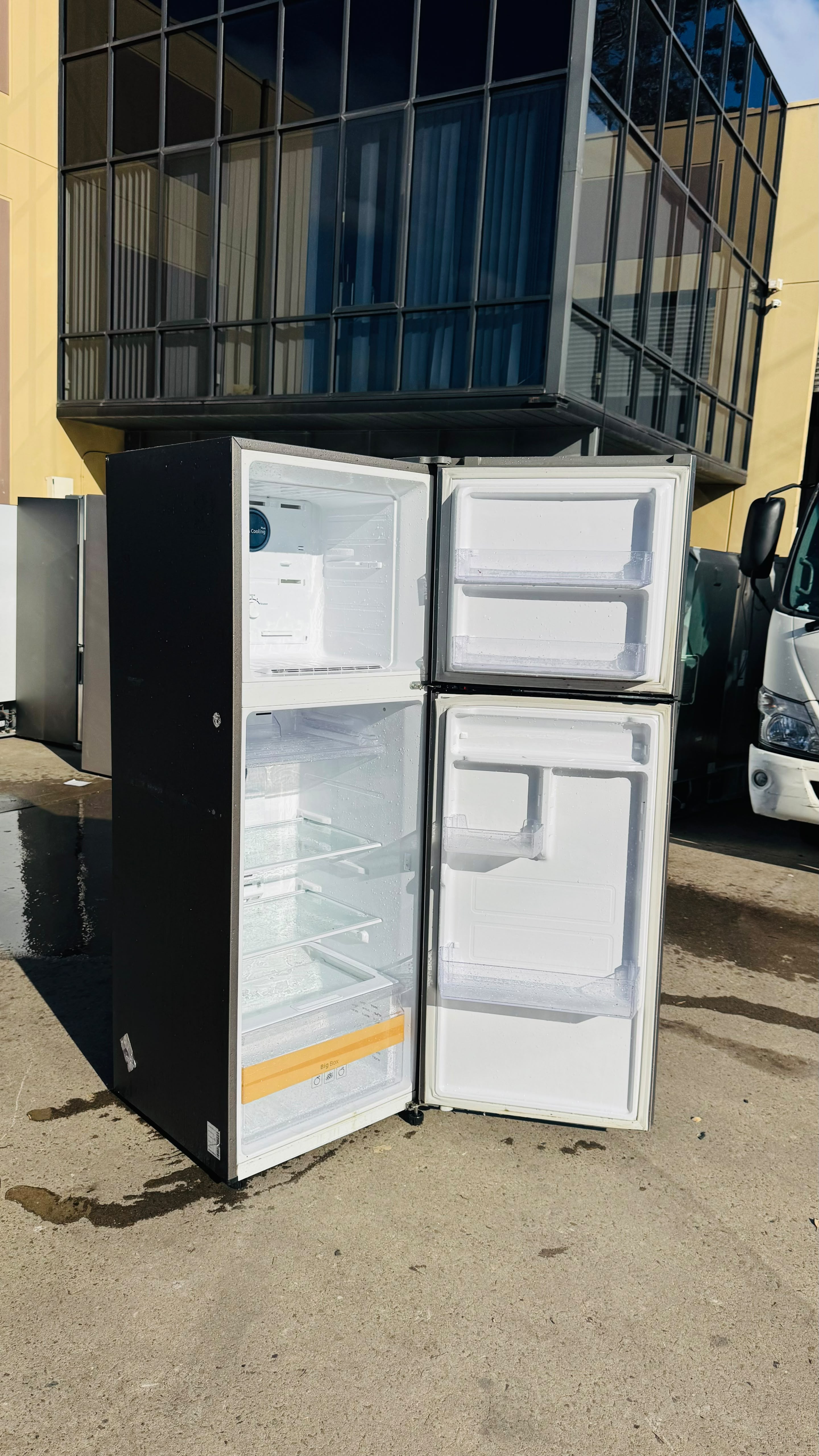 SAMSUNG 343 LITRES FRIDGE FREEZER