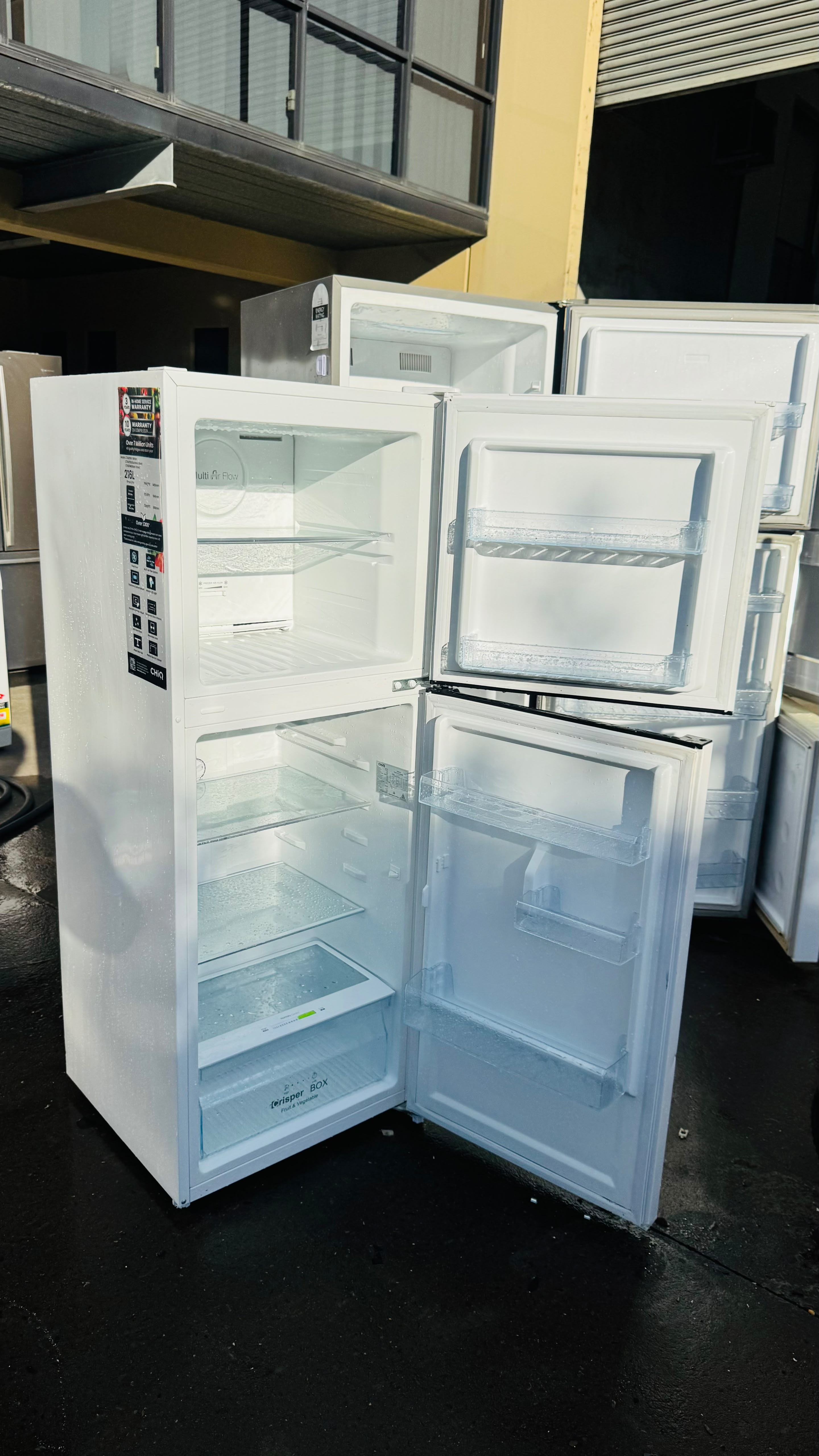 CHIQ 216 LITRES FRIDGE FREEZER