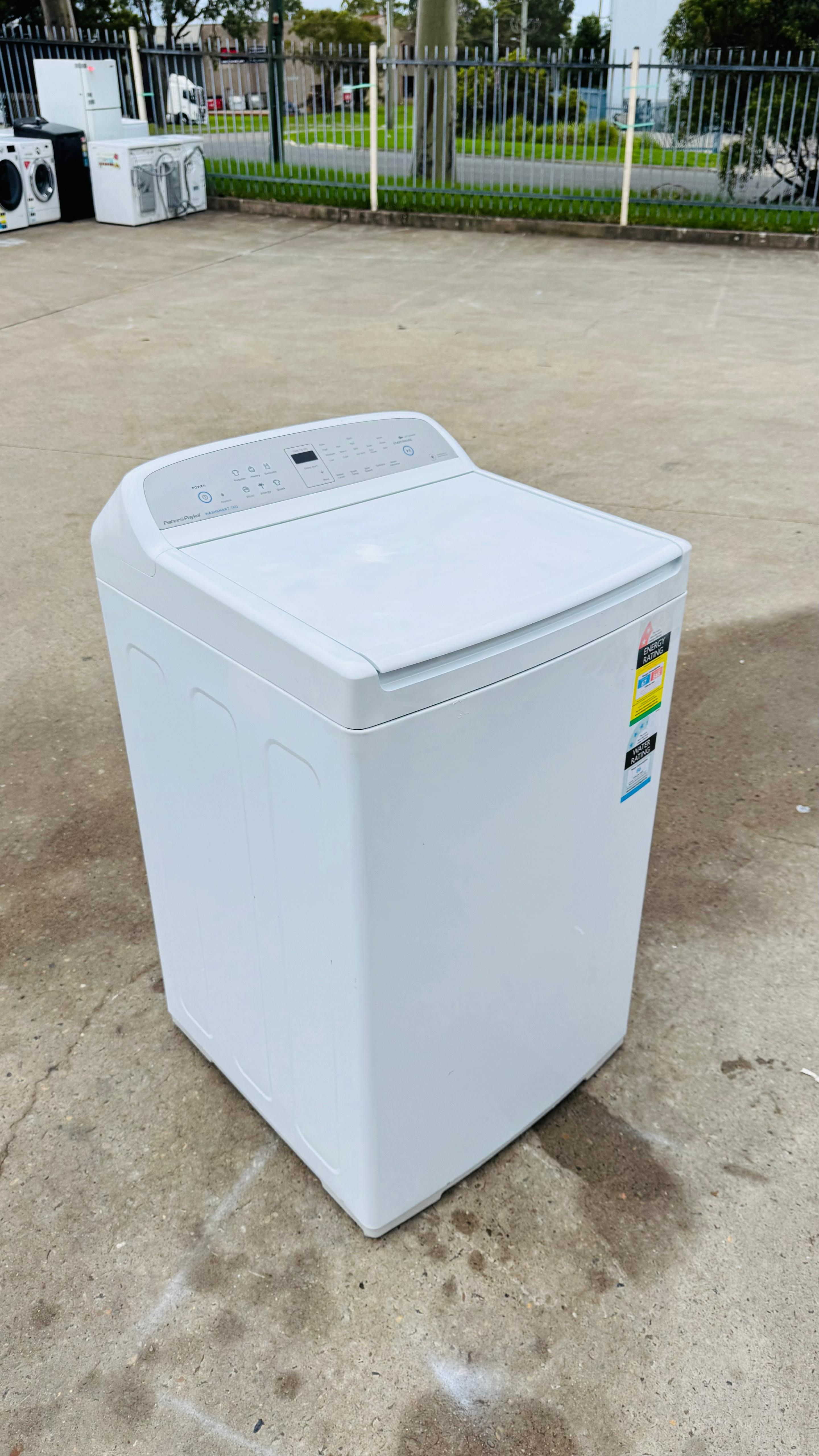 FISHER AND PAYKEL 7KGS TOP LOADER WASHING MACHINE