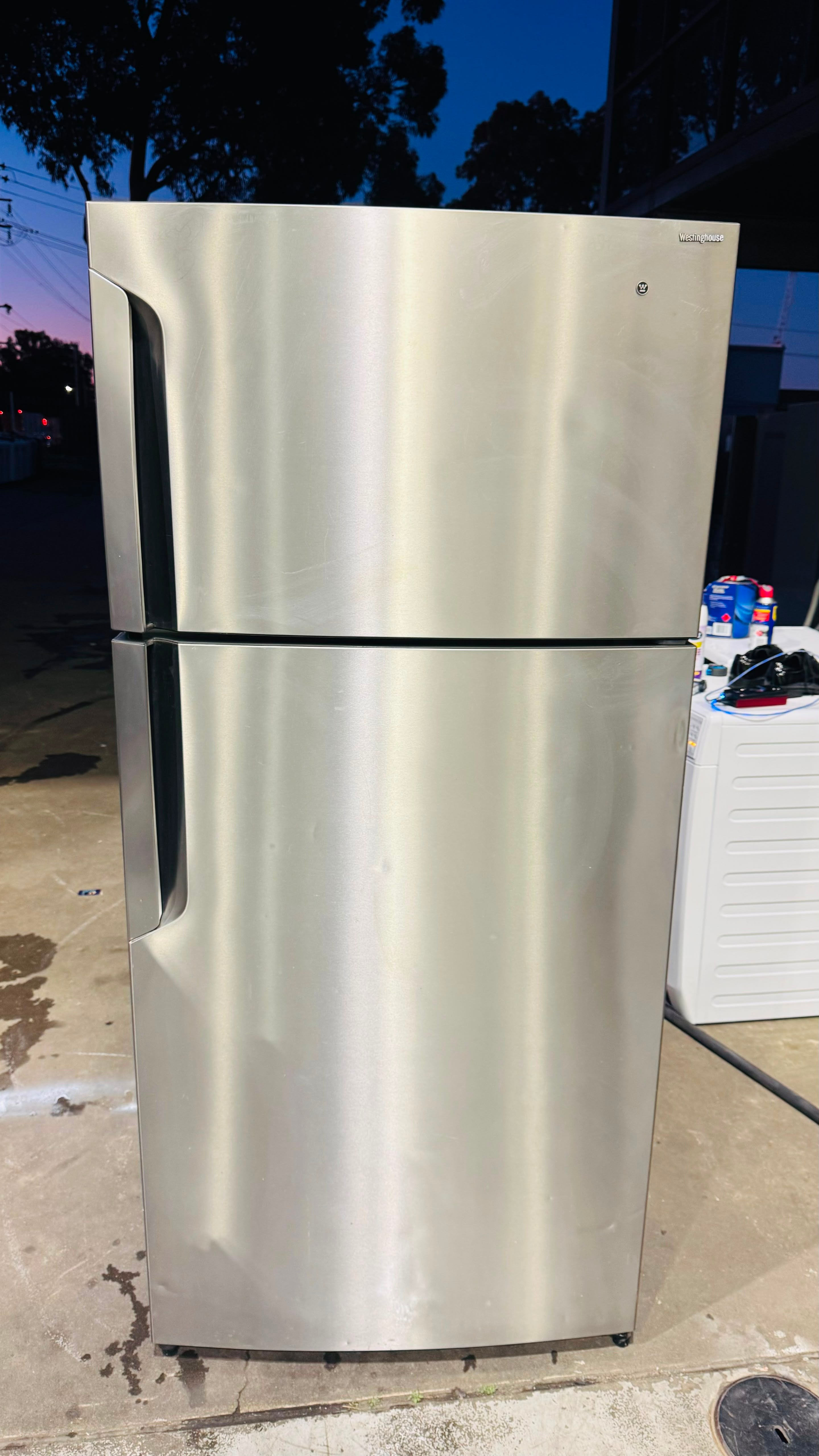 WESTINGHOUSE 537 LITRES FRIDGE FREEZER