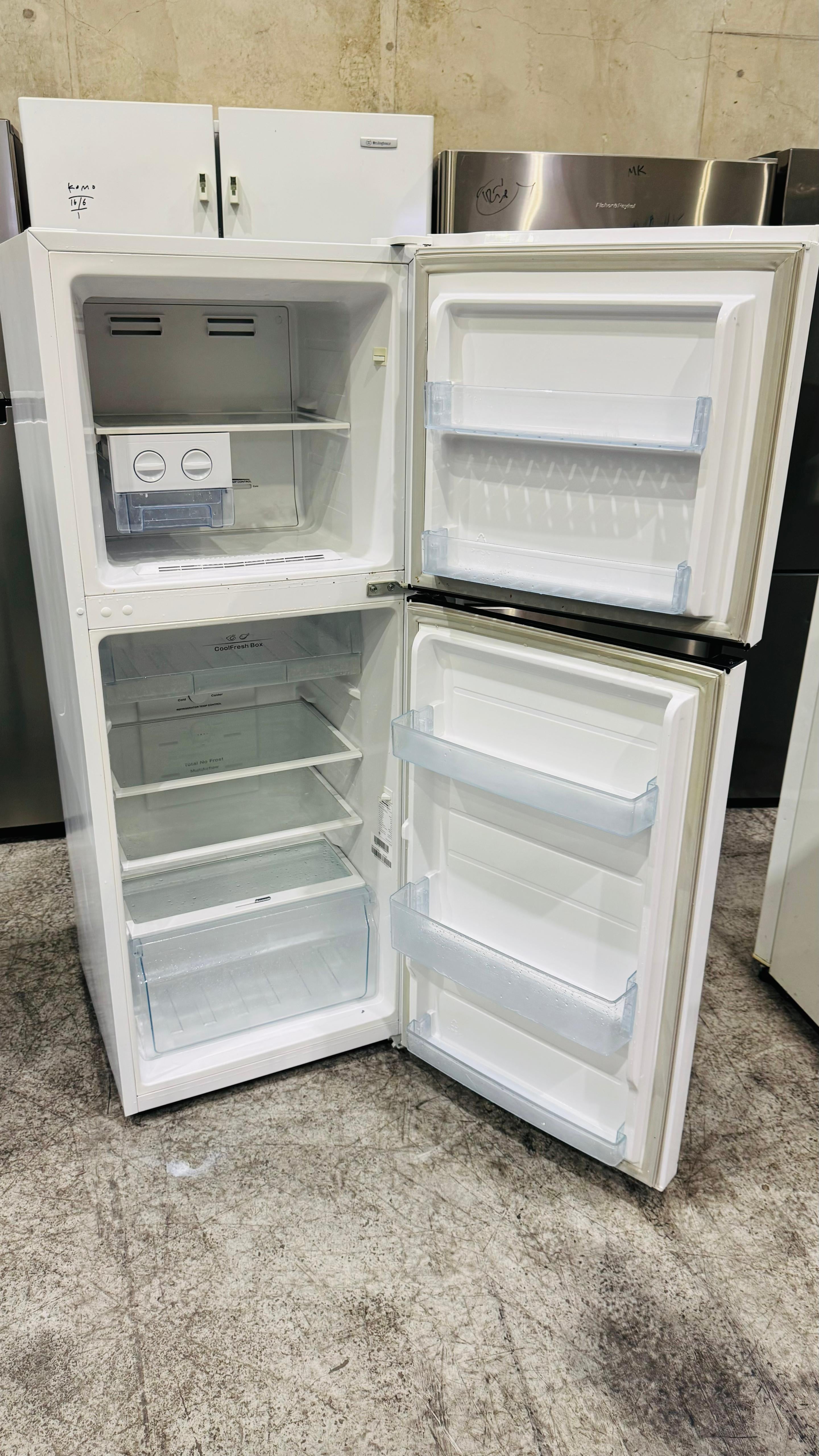 HISENSE 230 LITRES FRIDGE FREEZER