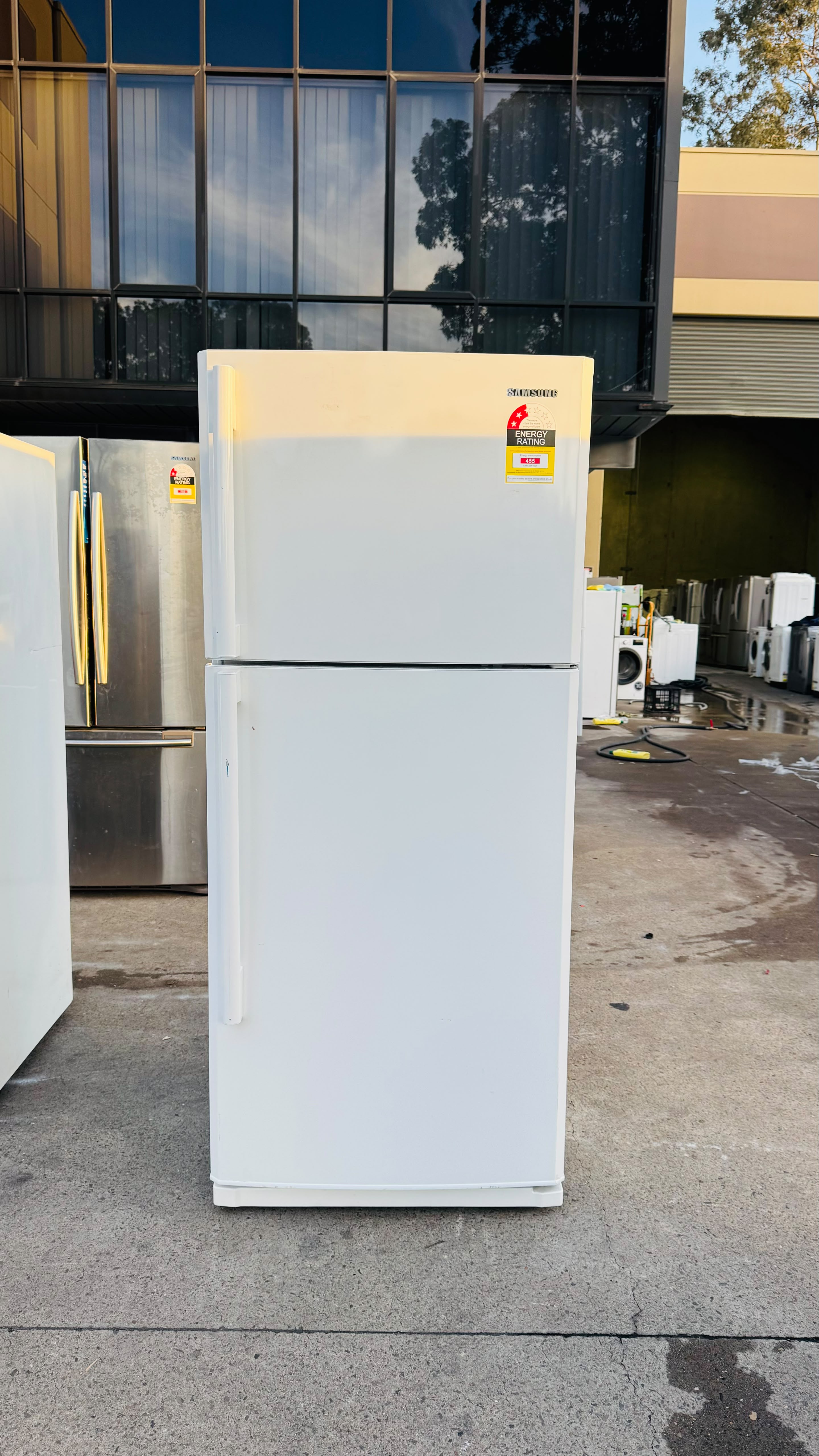 SAMSUNG 341 LITRES FRIDGE FREEZER