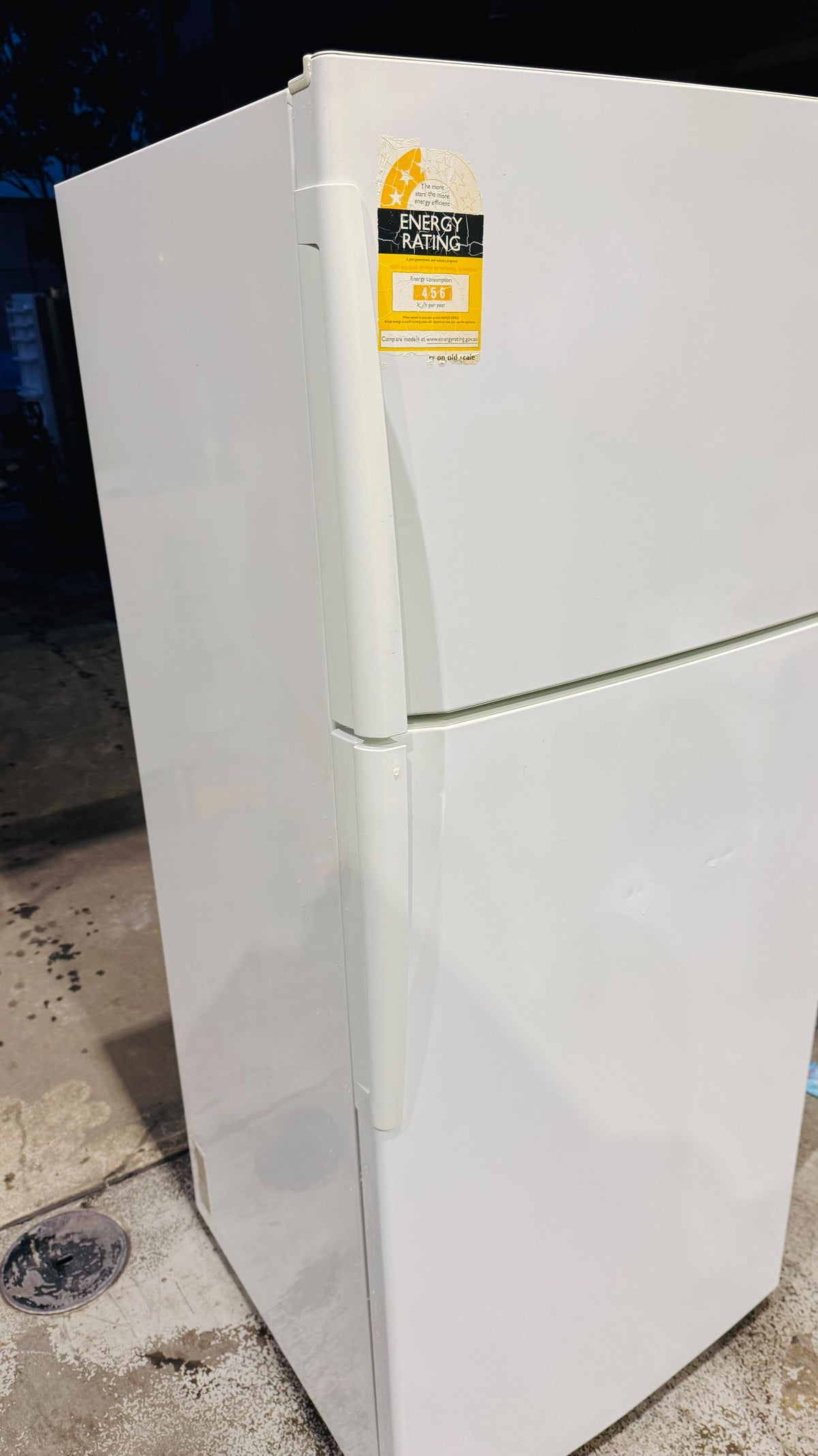 WESTINGHOUSE 420 LITRES FRIDGE FREEZER