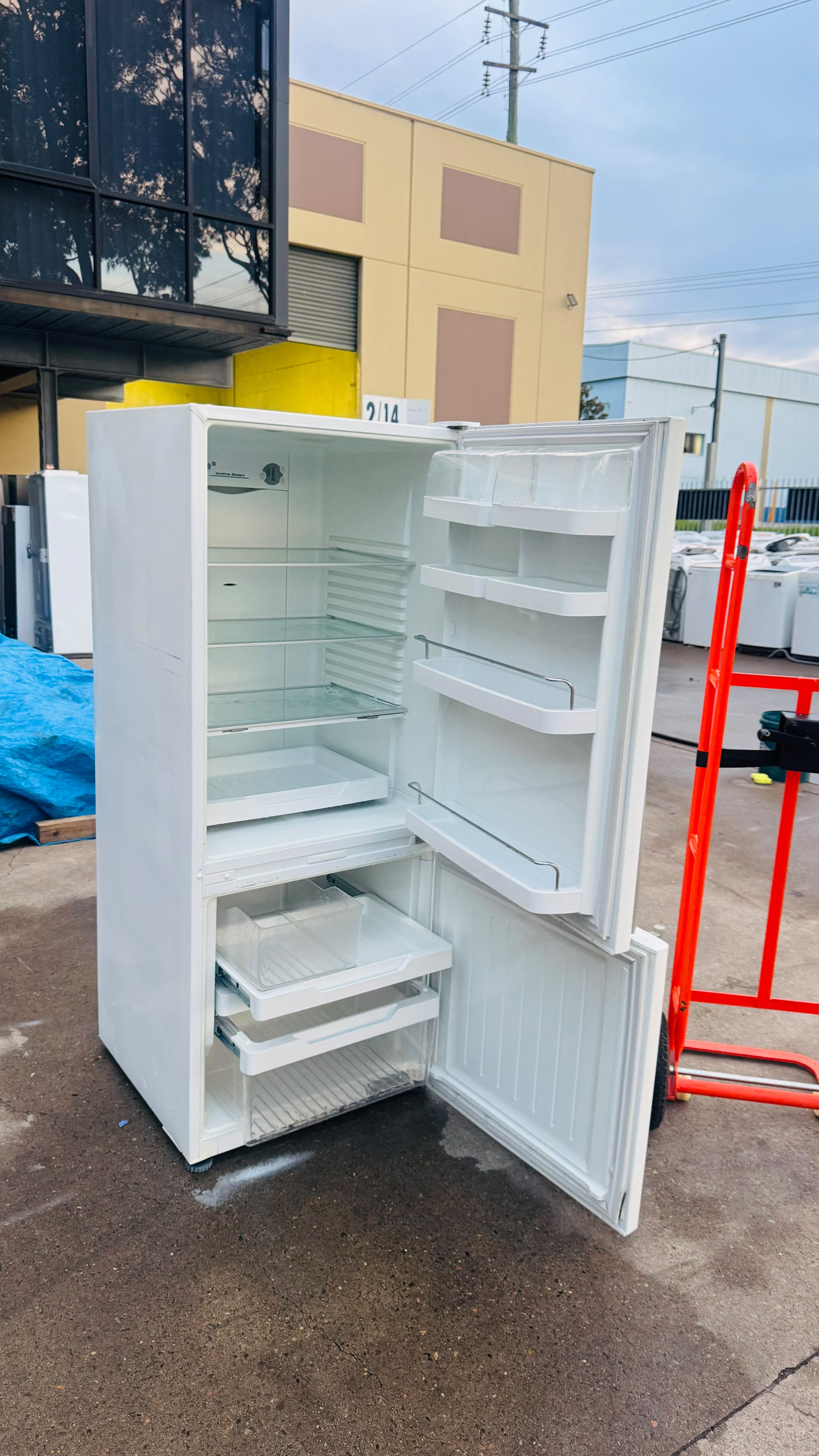 FISHER AND PAYKEL 373 LITRES FRIDGE FREEZER