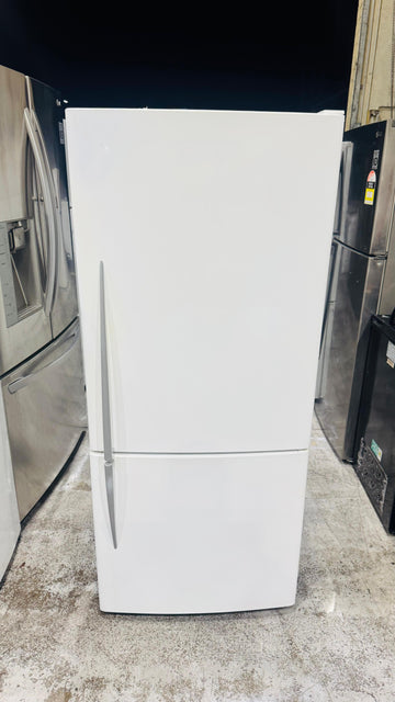 FISHER AND PAYKEL 404 LITRES FRIDGE FREEZER