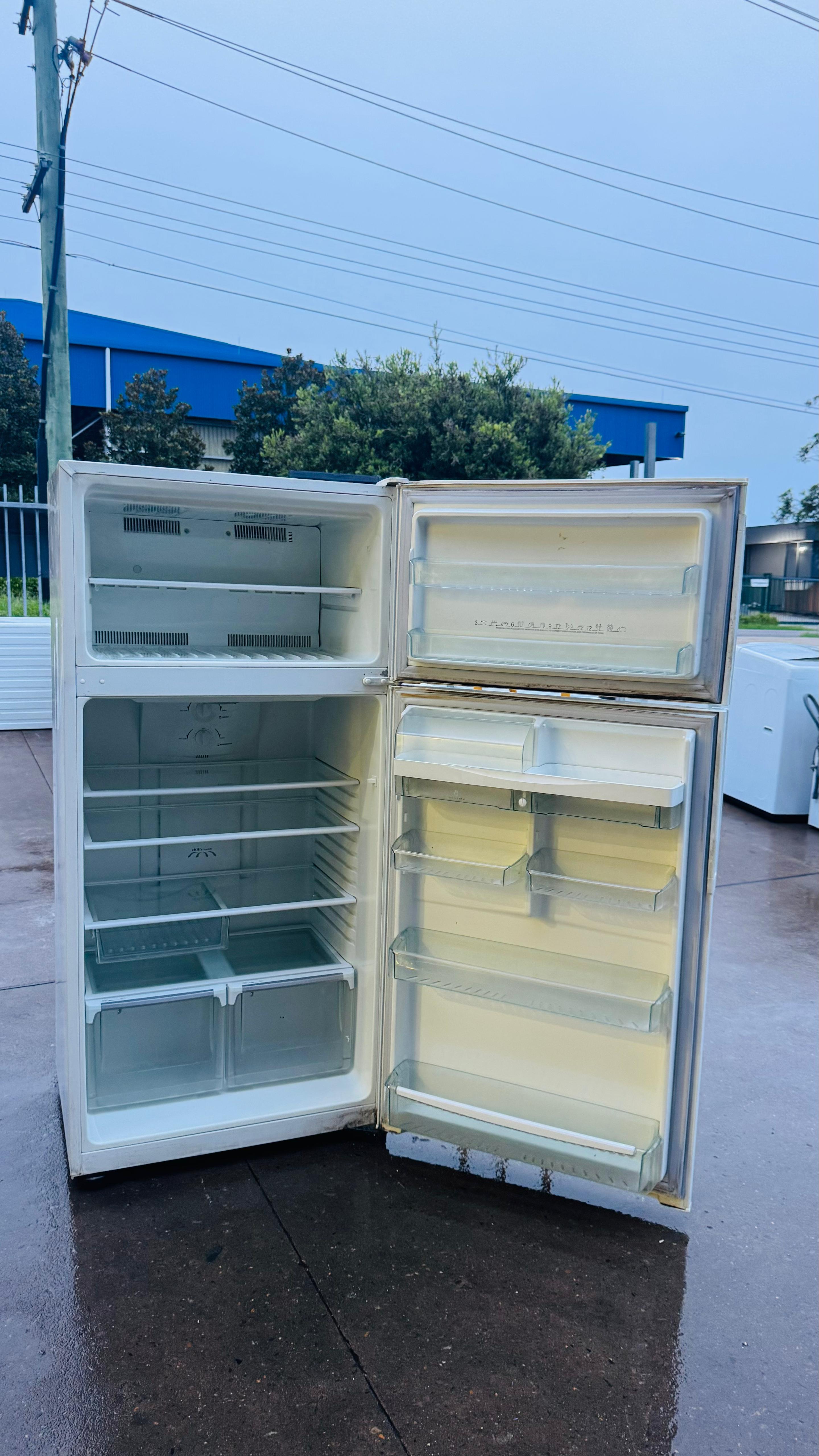 WESTINGHOUSE 520 LITRES FRIDGE FREEZER
