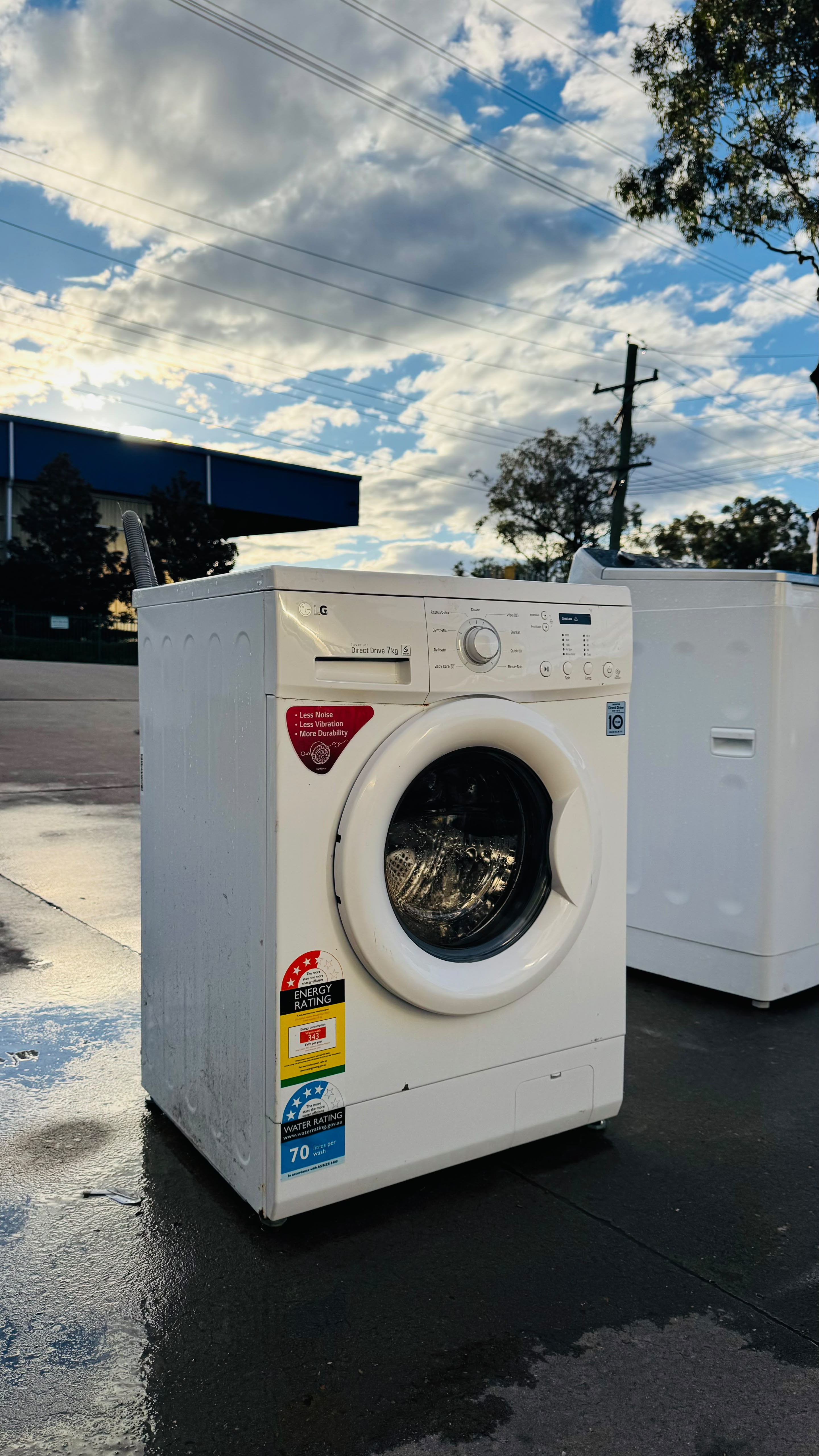 LG 7KGS FRONT LOADER WASHING MACHINE